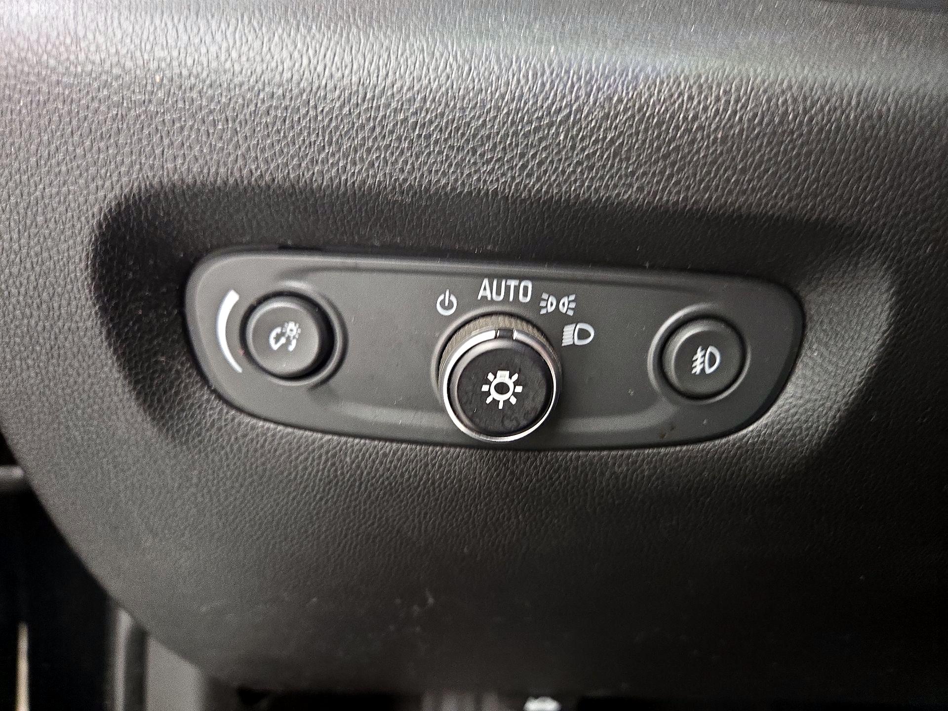 Thumbnail: 2019 Chevrolet Traverse - 13