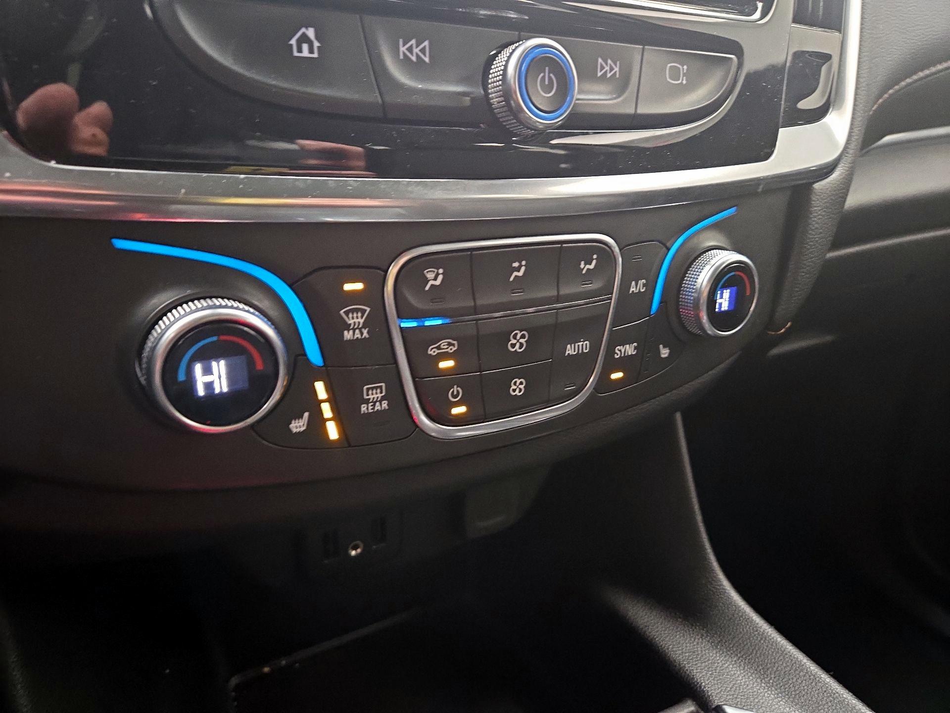 Thumbnail: 2019 Chevrolet Traverse - 17