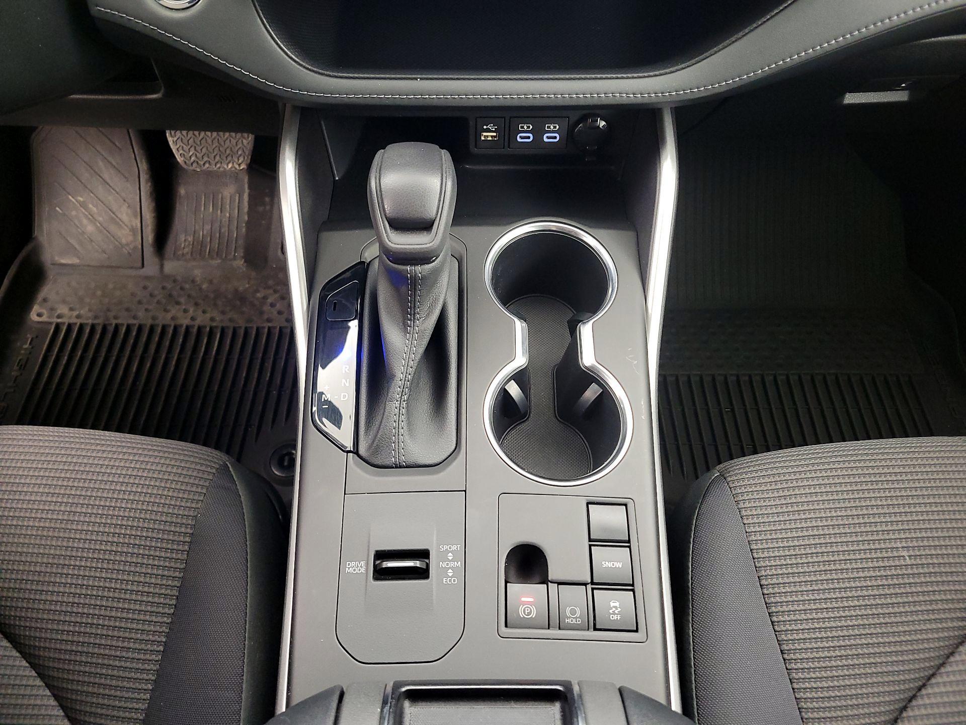 Thumbnail: 2023 Toyota Highlander - 17