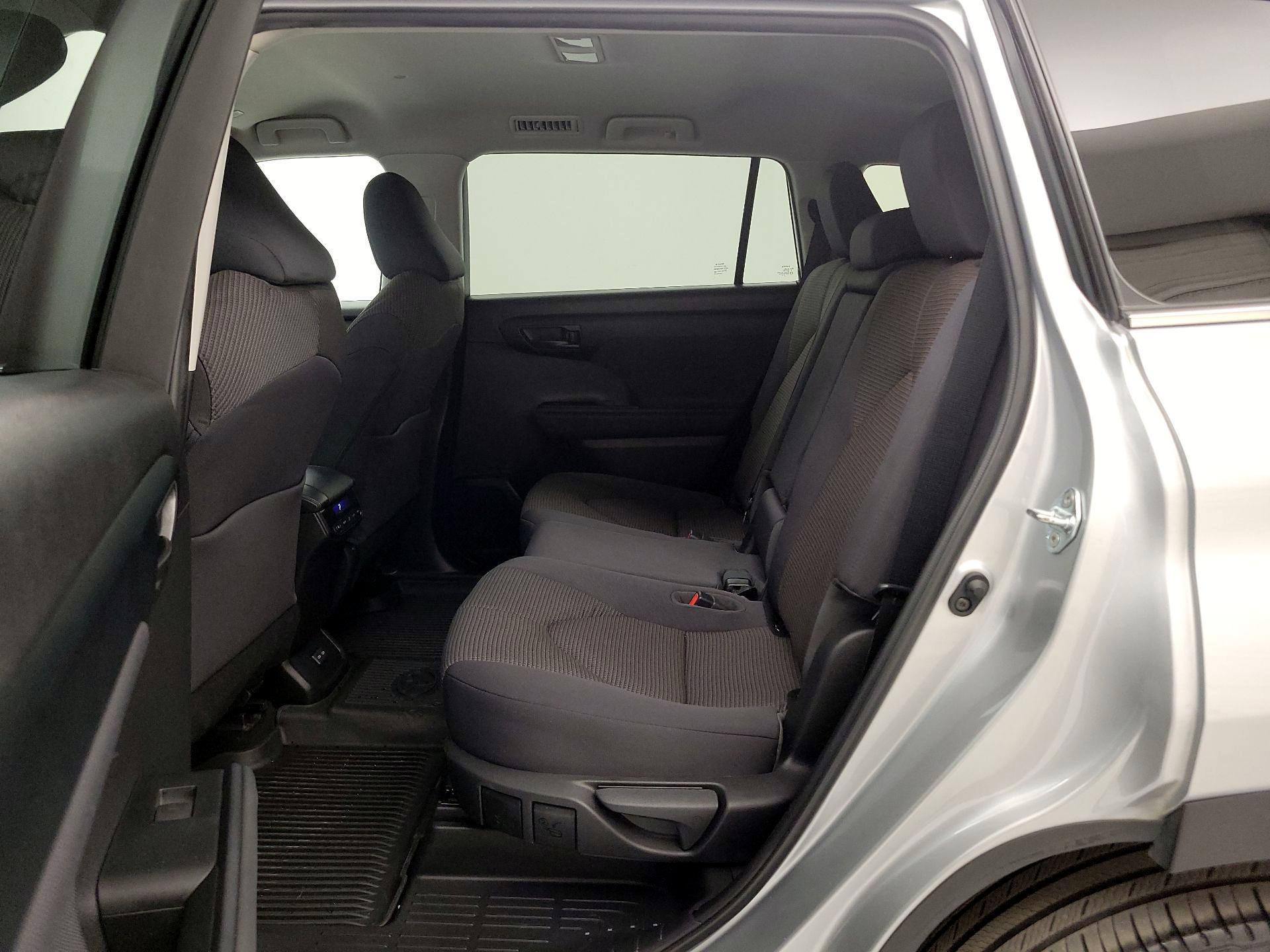 Thumbnail: 2023 Toyota Highlander - 19