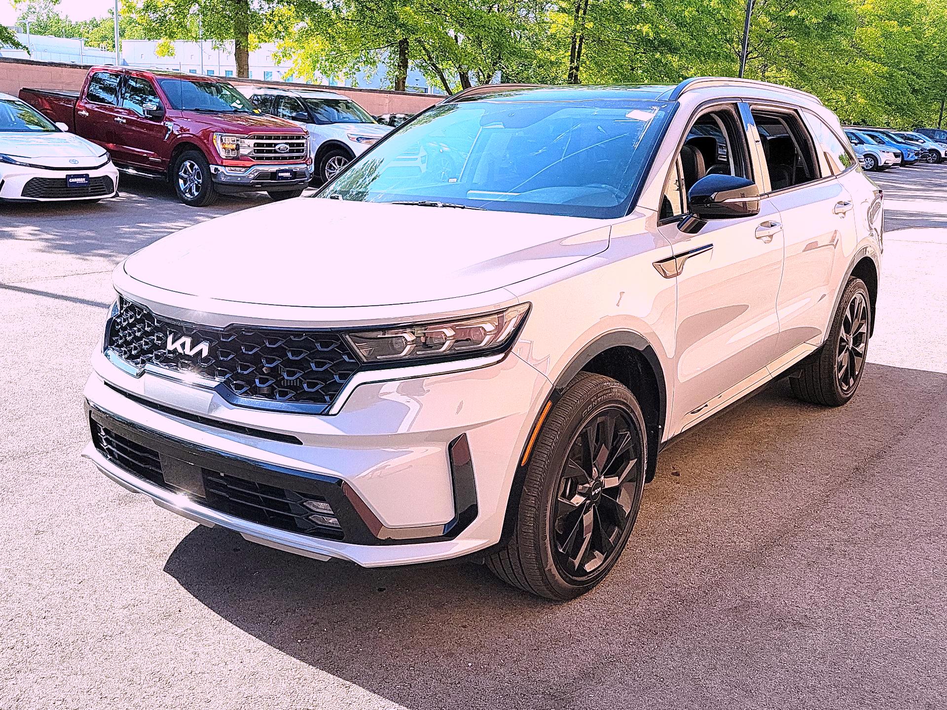 Thumbnail: 2023 Kia Sorento - 3