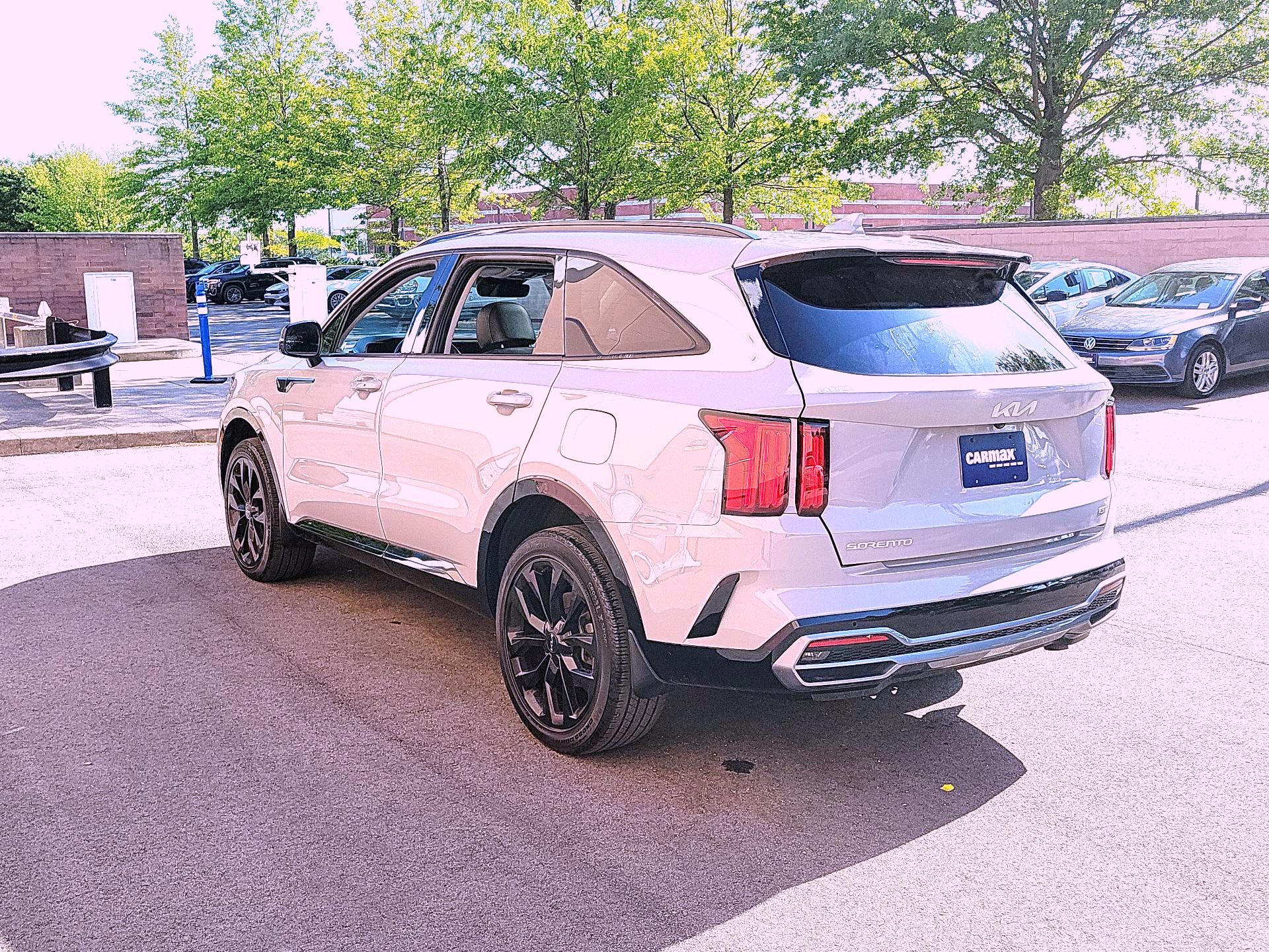 Thumbnail: 2023 Kia Sorento - 7