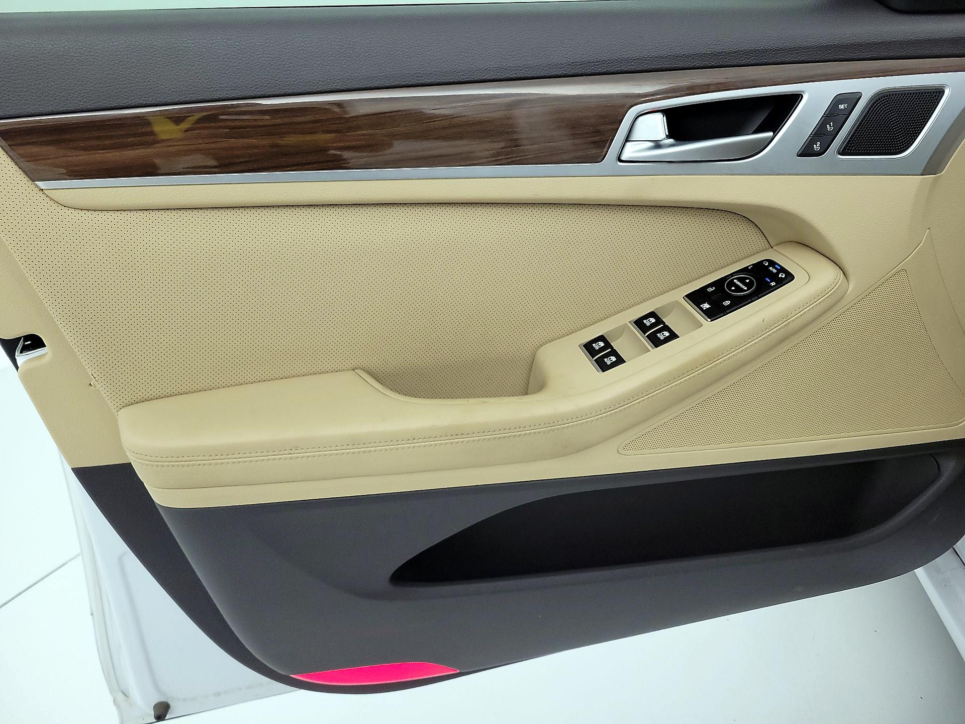 Thumbnail: 2019 Genesis G80 - 12