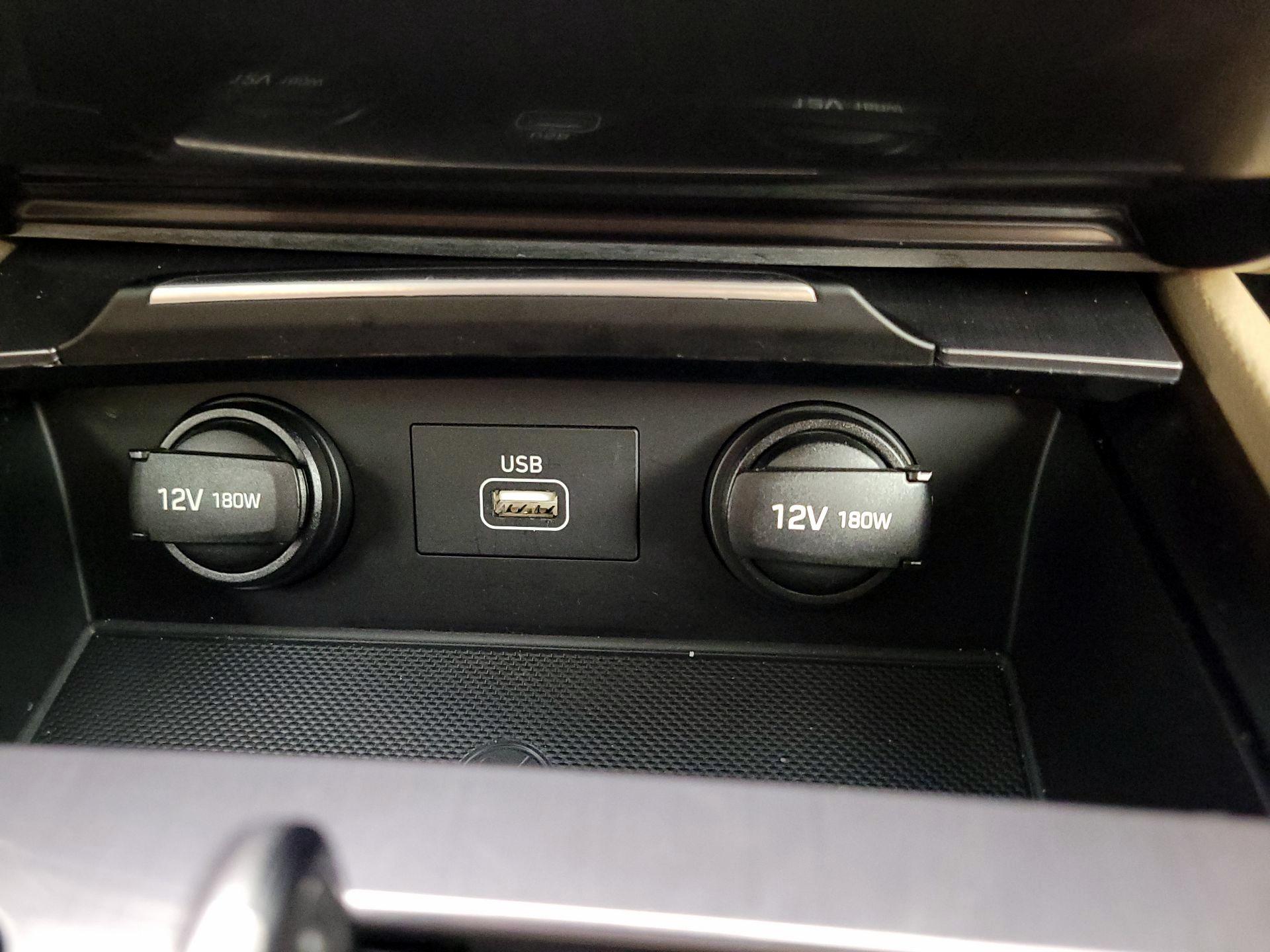 Thumbnail: 2019 Genesis G80 - 19