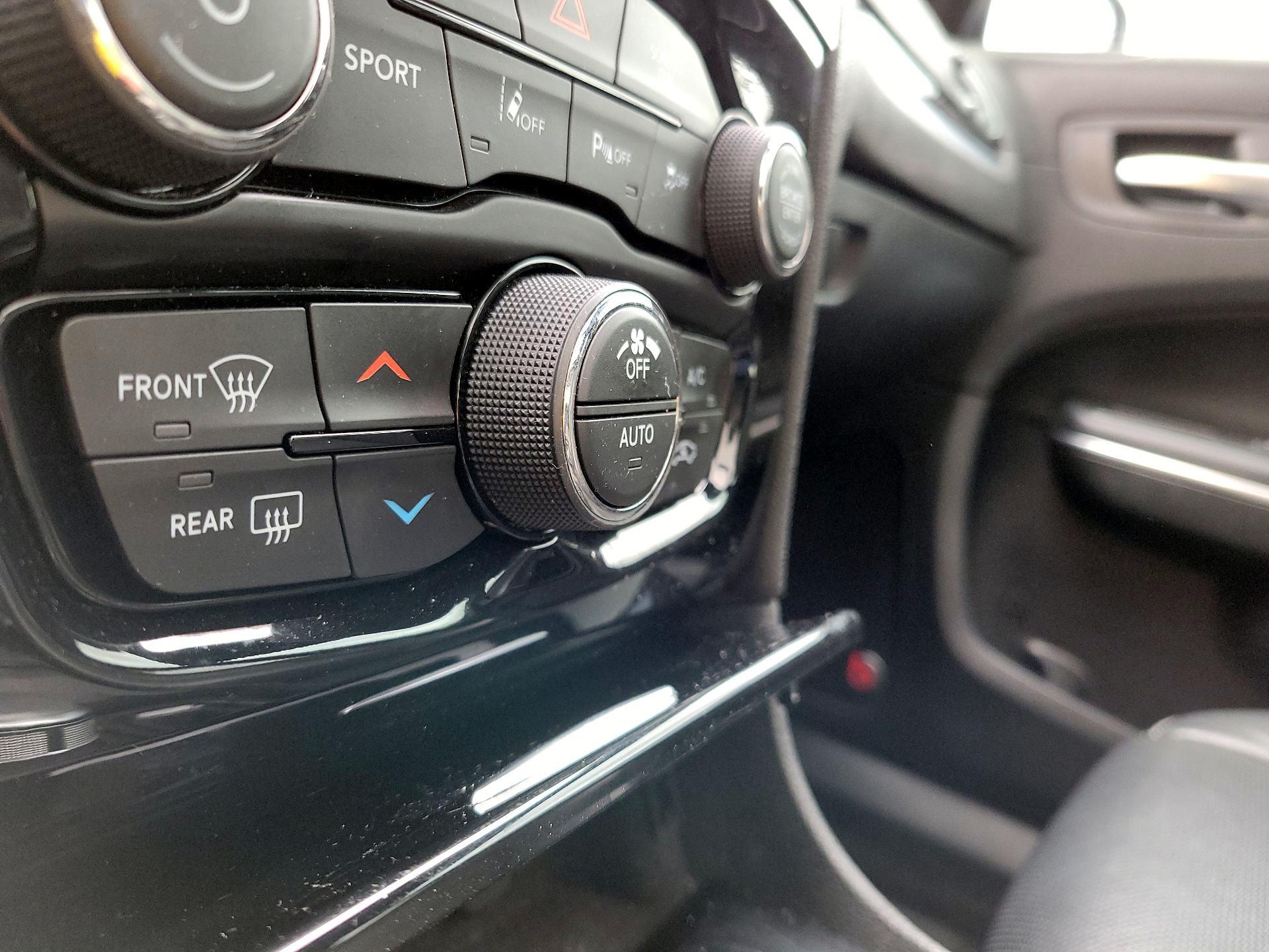 Thumbnail: 2018 Chrysler 300 - 15