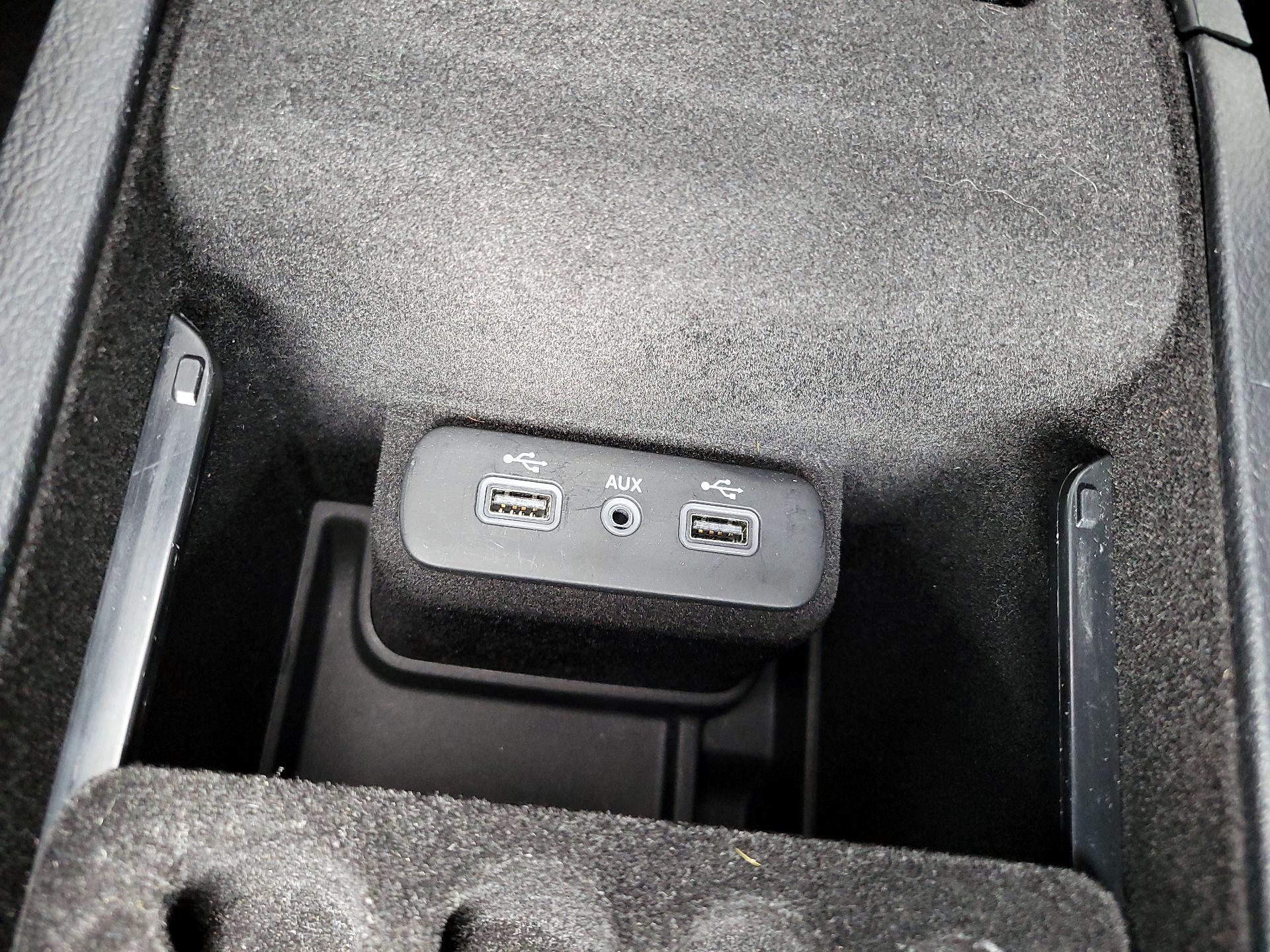 Thumbnail: 2018 Chrysler 300 - 17