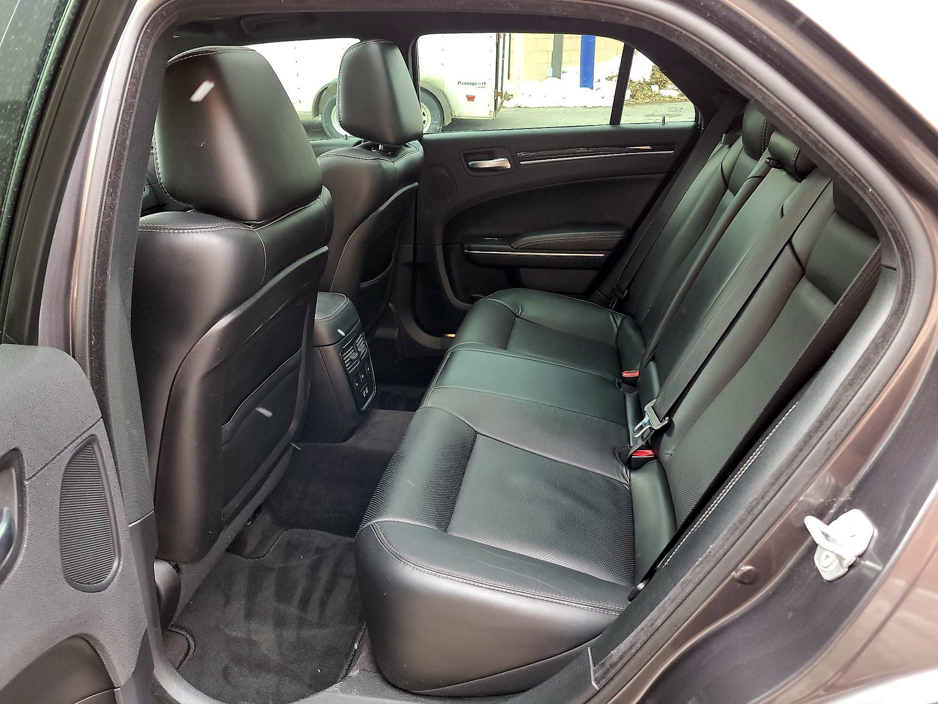 Thumbnail: 2018 Chrysler 300 - 19