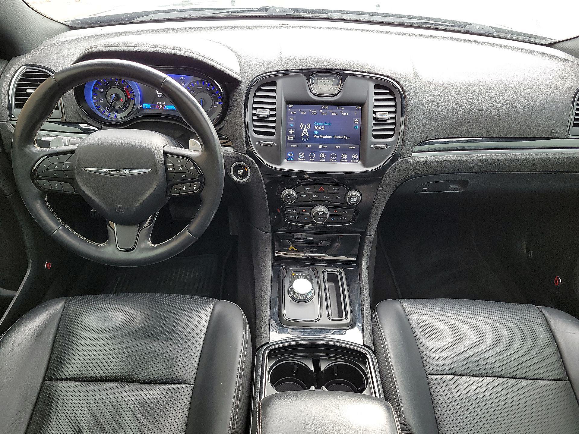 Thumbnail: 2018 Chrysler 300 - 8