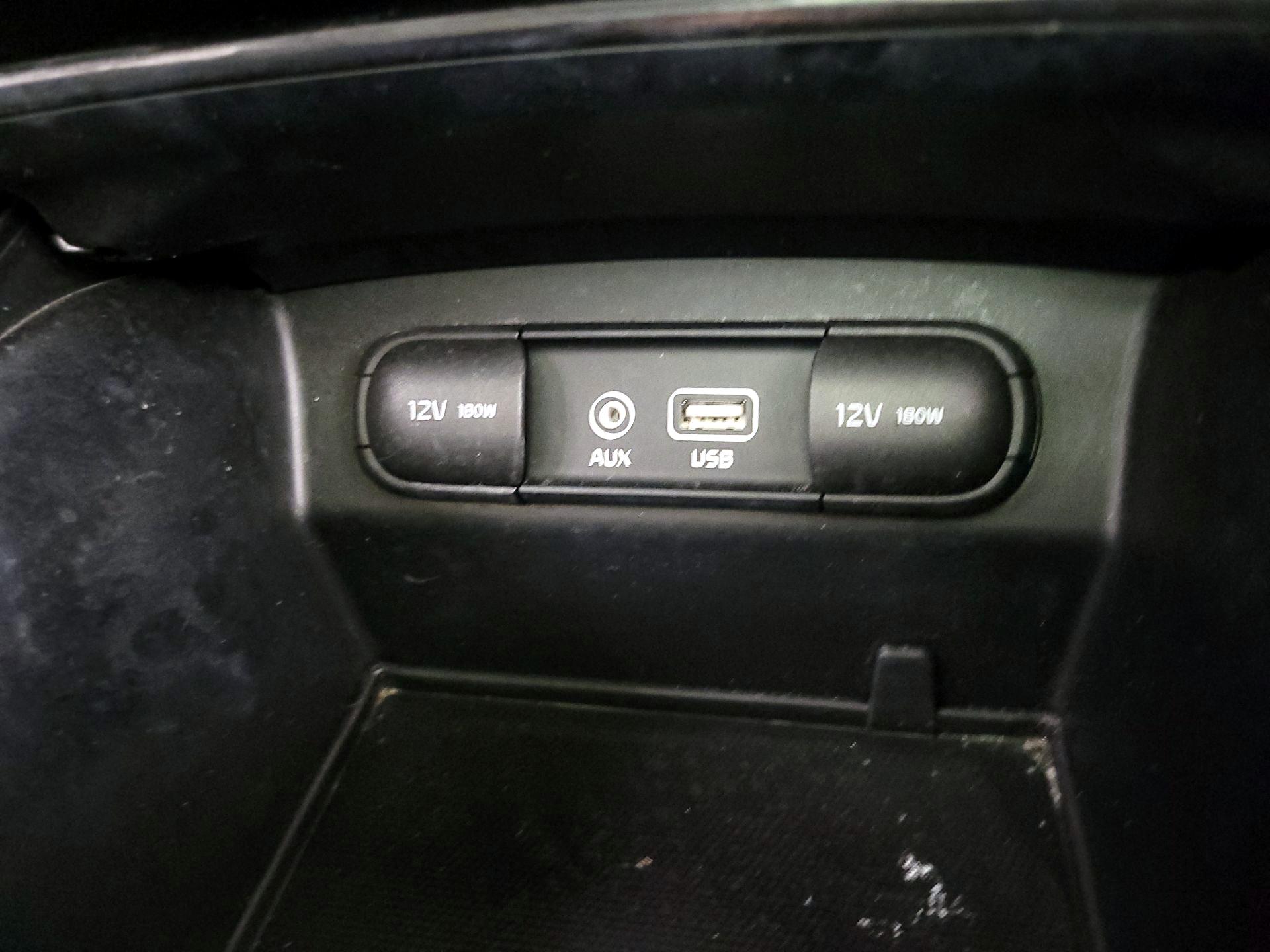 Thumbnail: 2016 Kia Sorento - 19