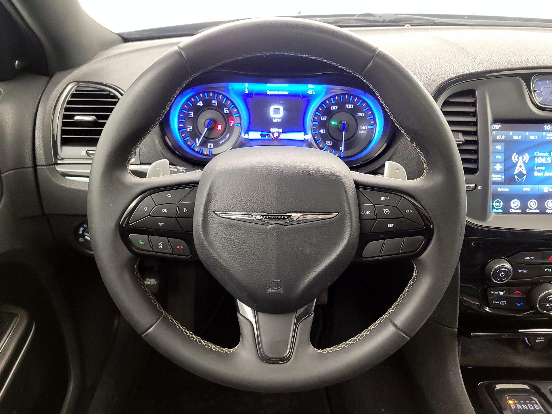 Thumbnail: 2023 Chrysler 300 - 10