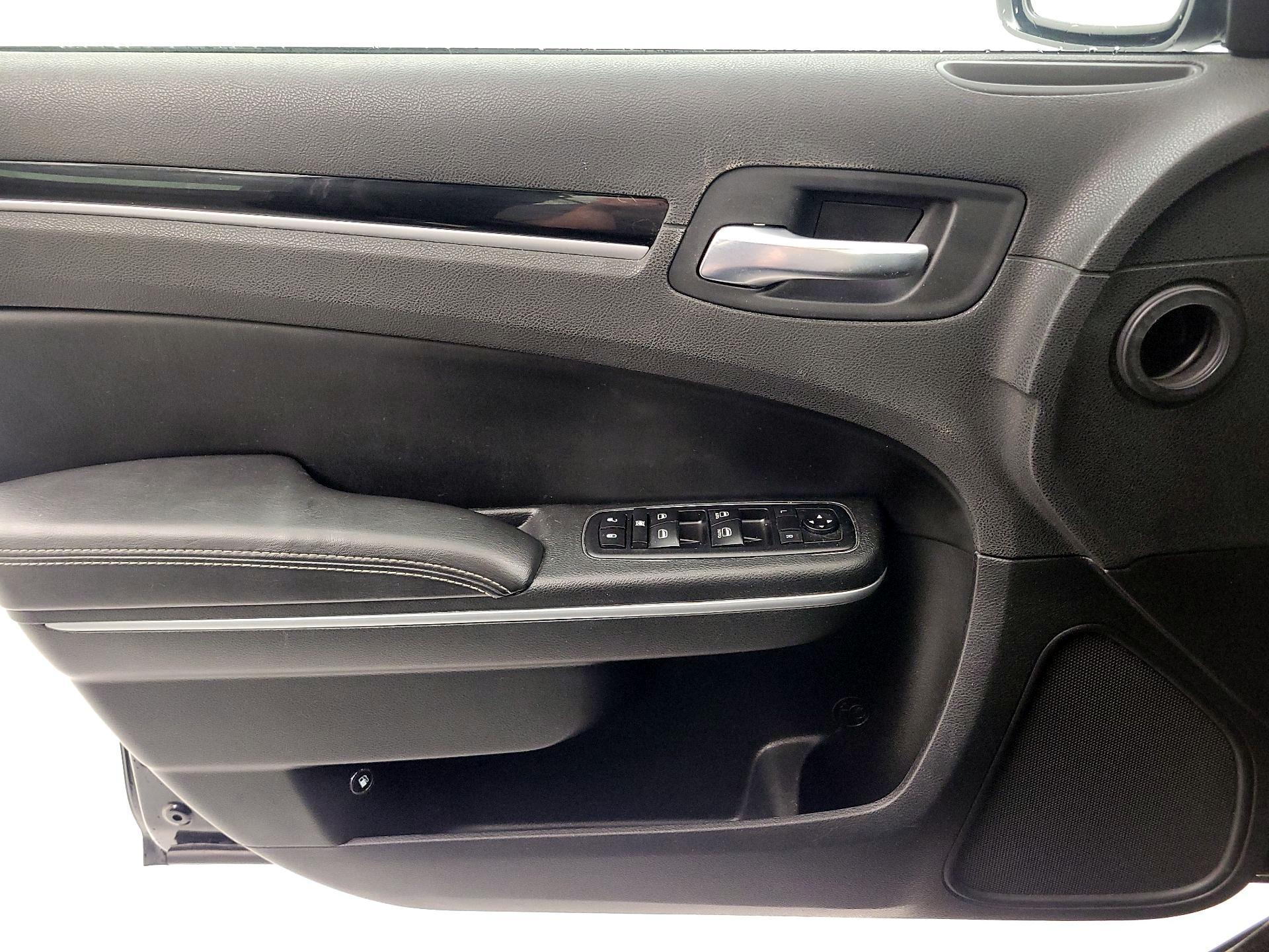 Thumbnail: 2023 Chrysler 300 - 12