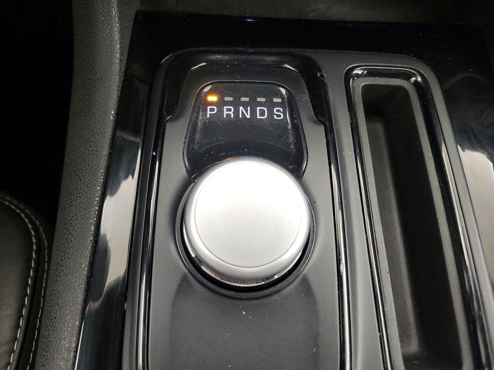 Thumbnail: 2023 Chrysler 300 - 18