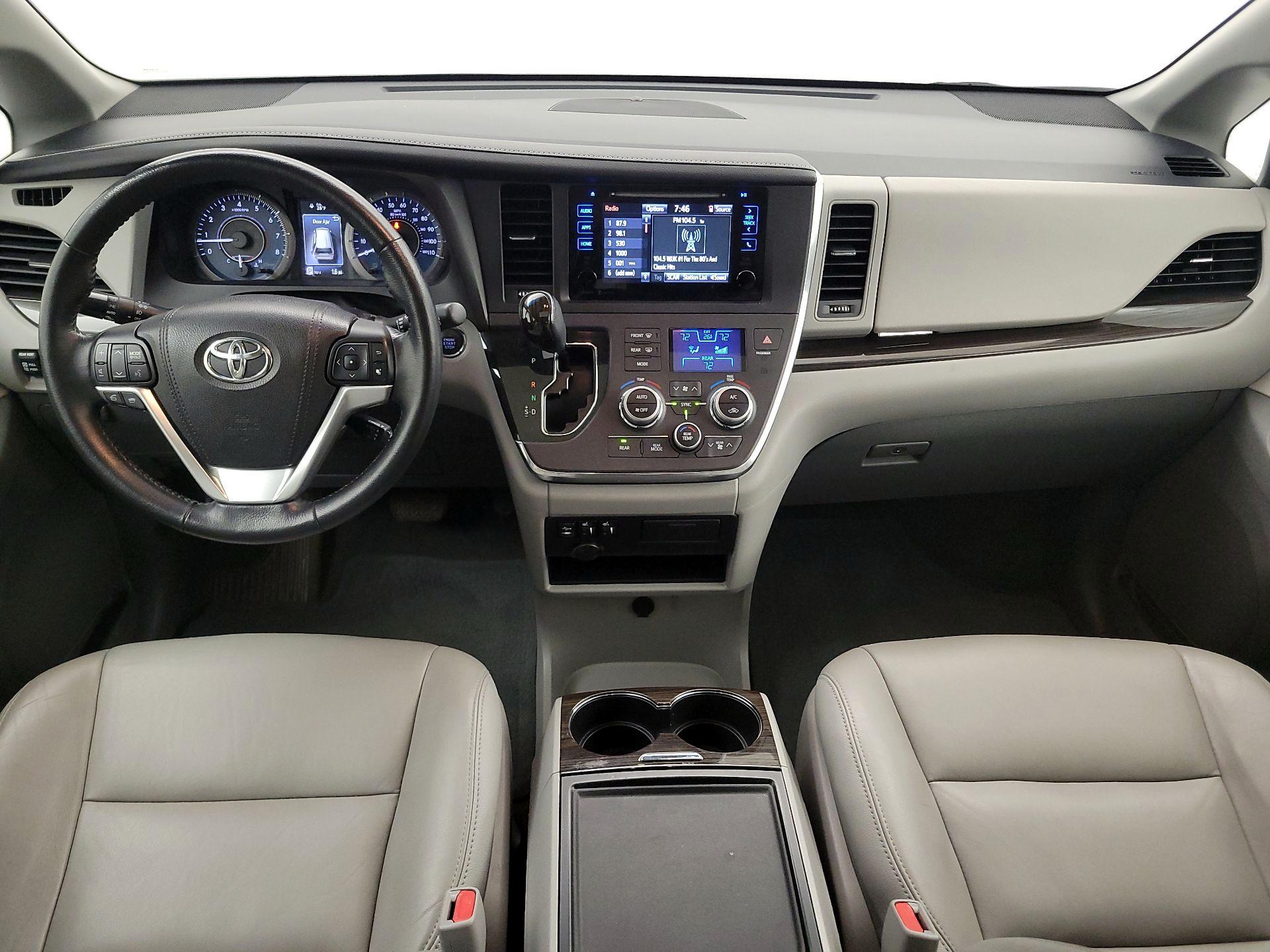 Thumbnail: 2015 Toyota Sienna - 9