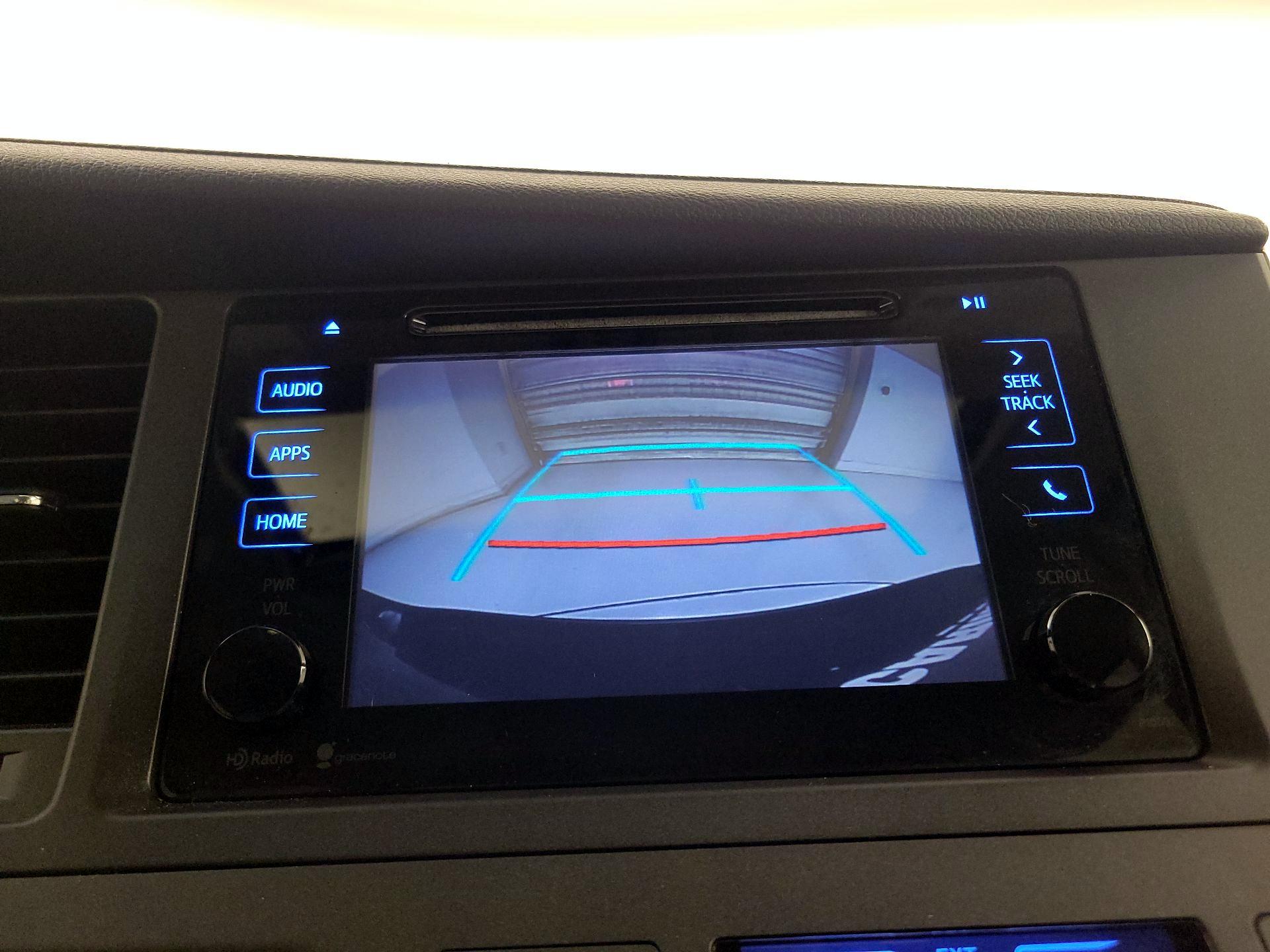 Thumbnail: 2015 Toyota Sienna - 14