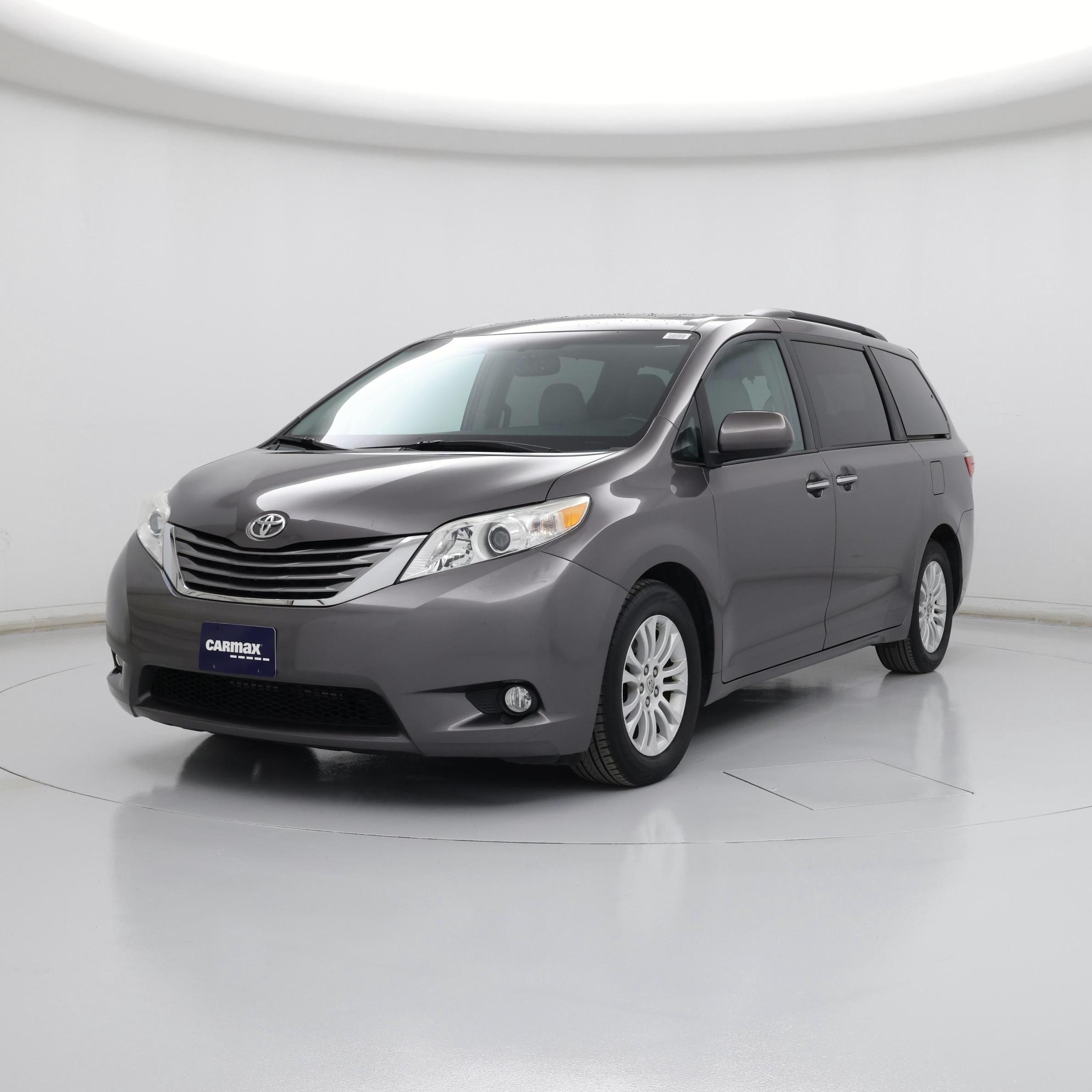 Thumbnail: 2015 Toyota Sienna - 4