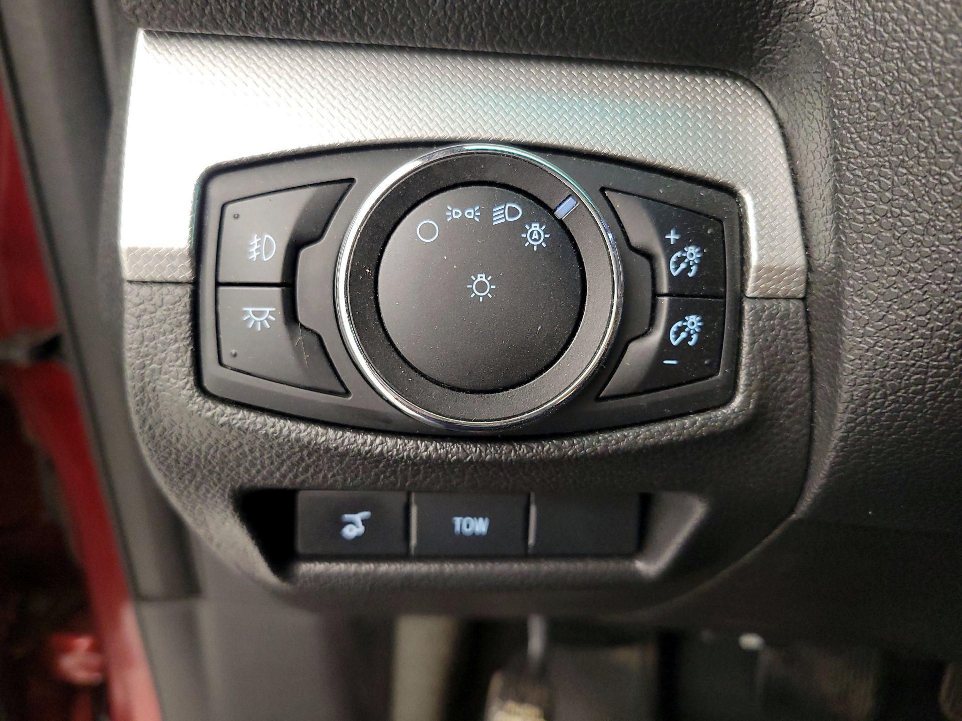 Thumbnail: 2014 Ford Explorer - 13