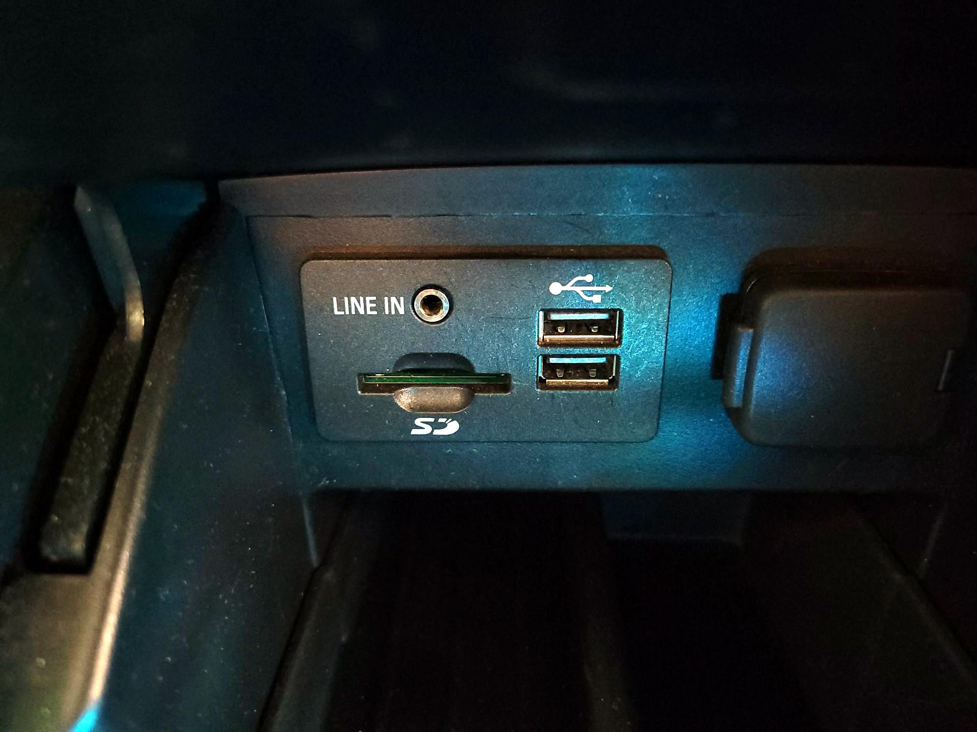 Thumbnail: 2014 Ford Explorer - 18