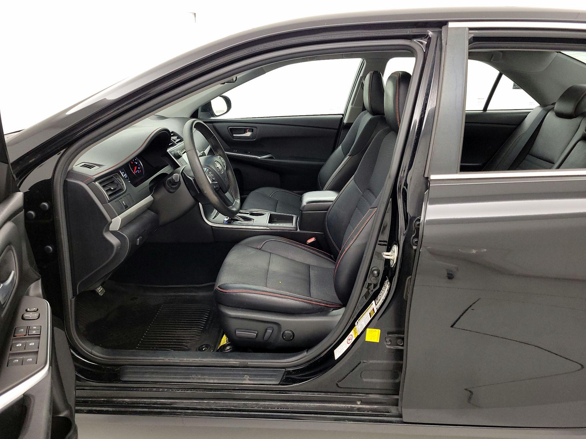 Thumbnail: 2017 Toyota Camry - 11