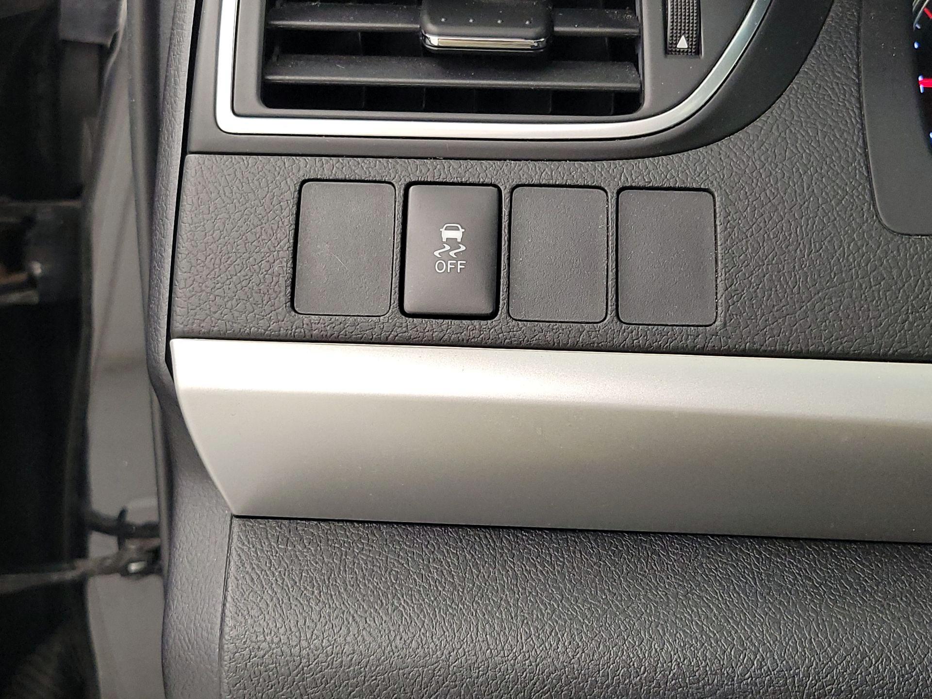 Thumbnail: 2017 Toyota Camry - 13