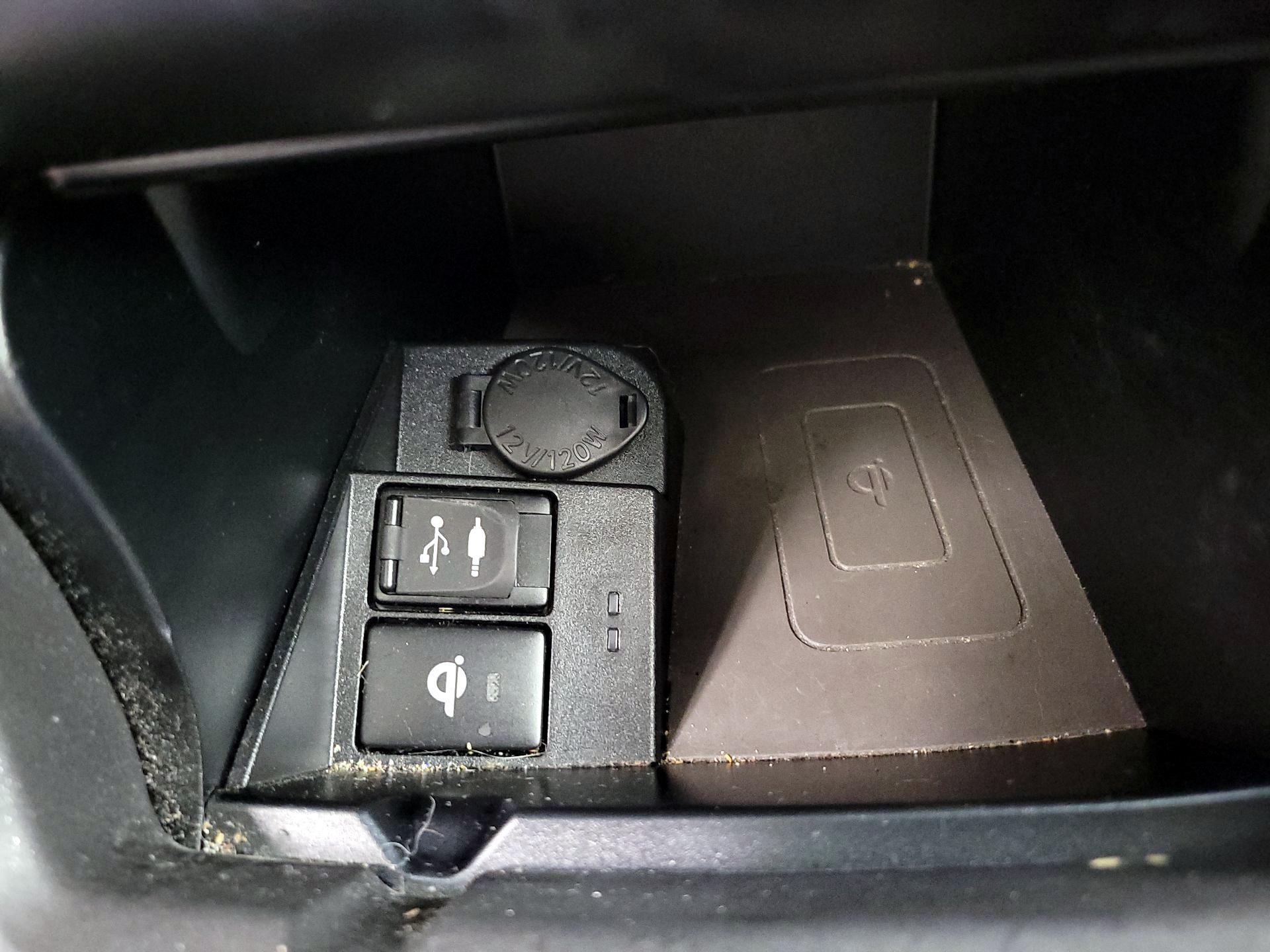 Thumbnail: 2017 Toyota Camry - 18