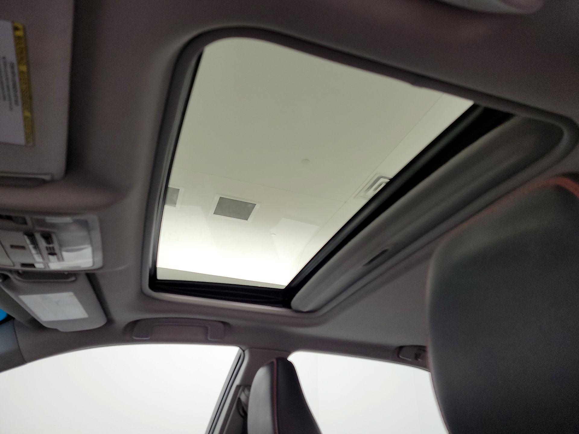 Thumbnail: 2017 Toyota Camry - 19