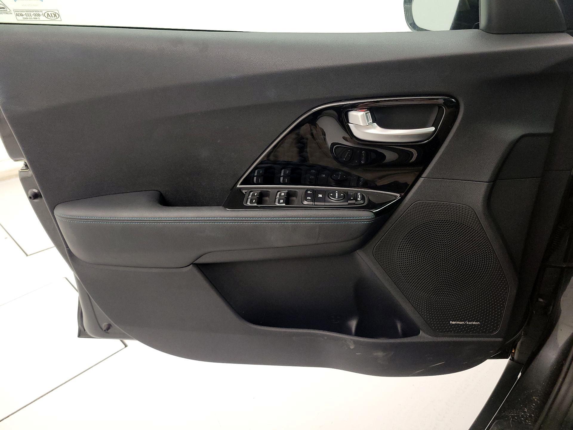 Thumbnail: 2022 Kia Niro - 12