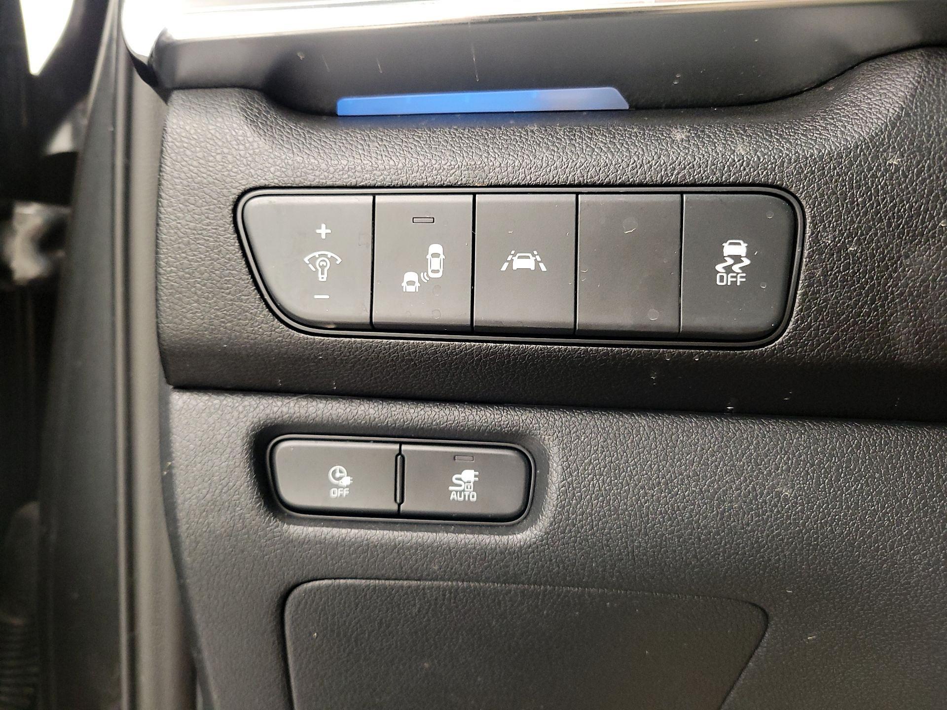 Thumbnail: 2022 Kia Niro - 13