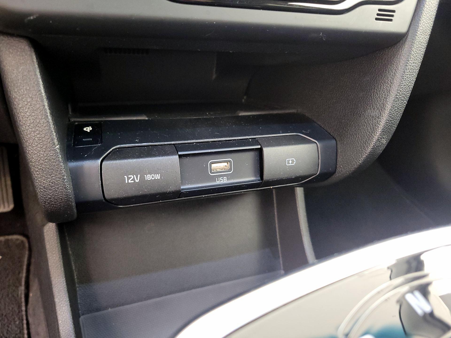 Thumbnail: 2022 Kia Niro - 19