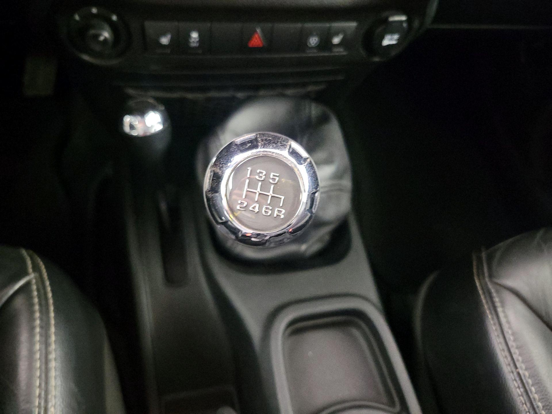 Thumbnail: 2018 Jeep Wrangler - 15