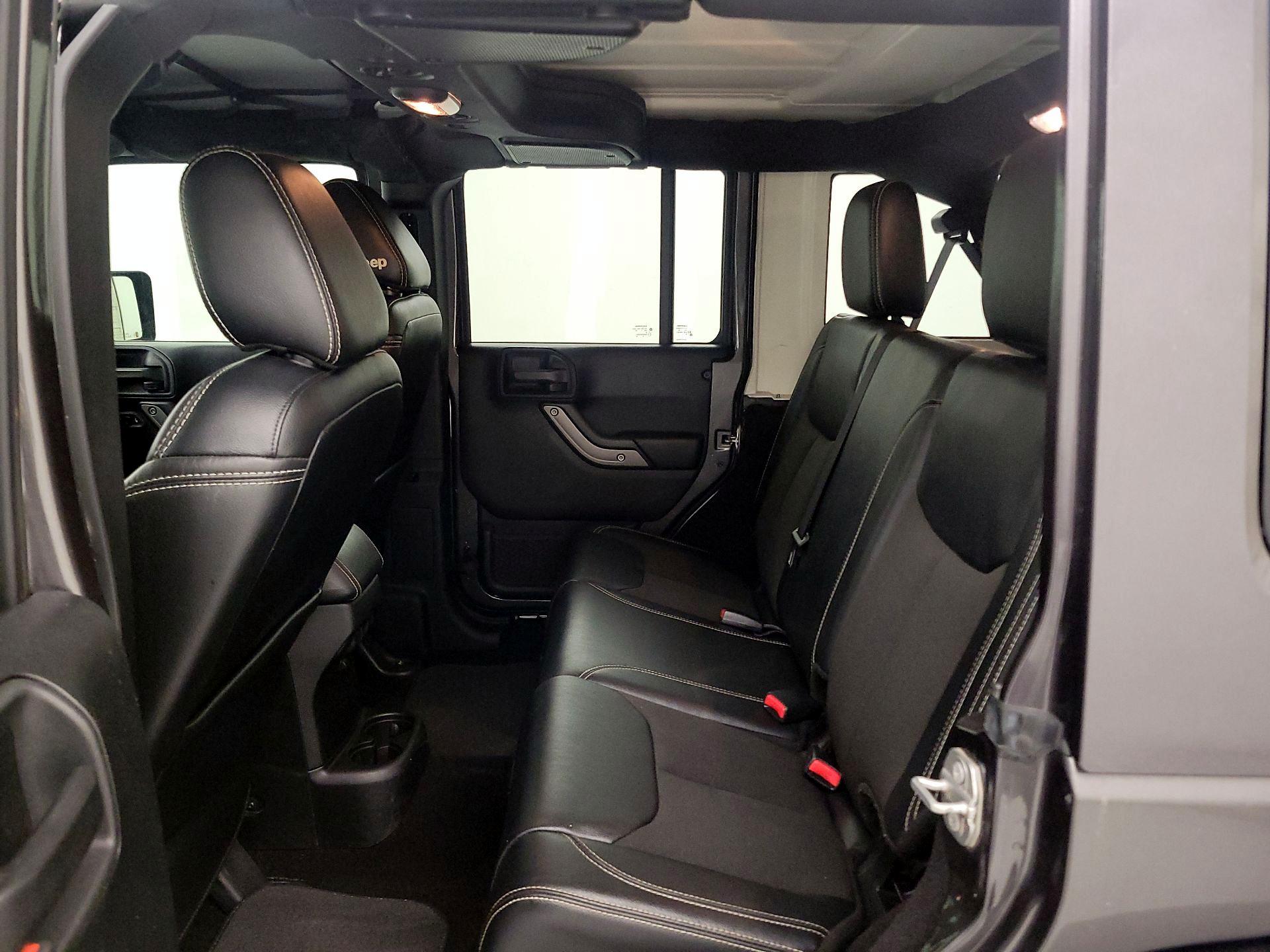 Thumbnail: 2018 Jeep Wrangler - 17