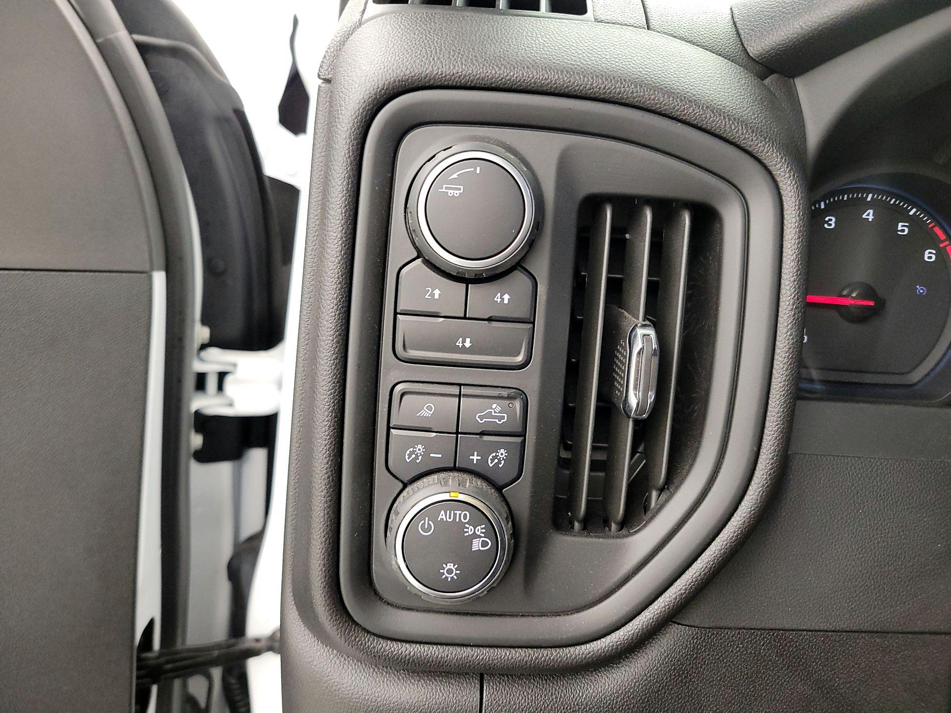 Thumbnail: 2025 Chevrolet Silverado 2500 - 13