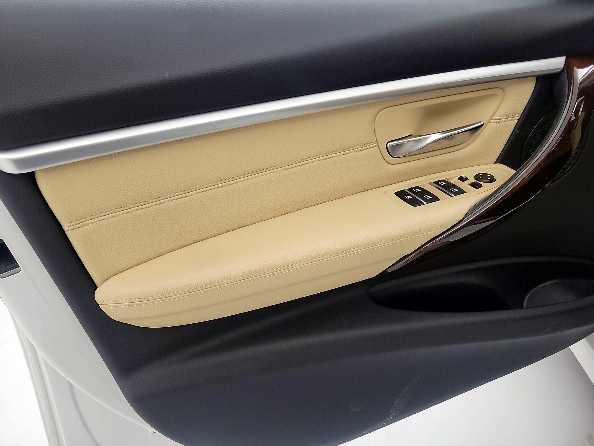 Thumbnail: 2017 BMW 3 Series - 12