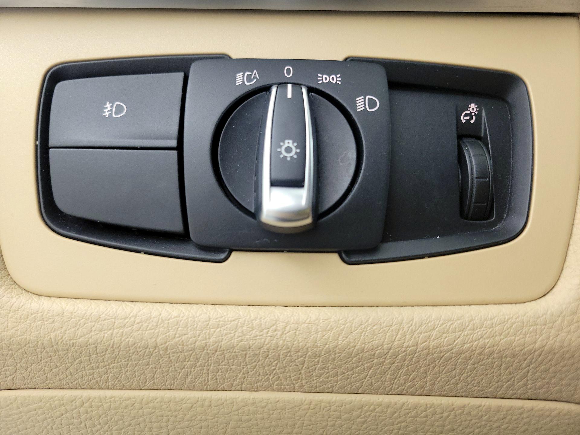 Thumbnail: 2017 BMW 3 Series - 13