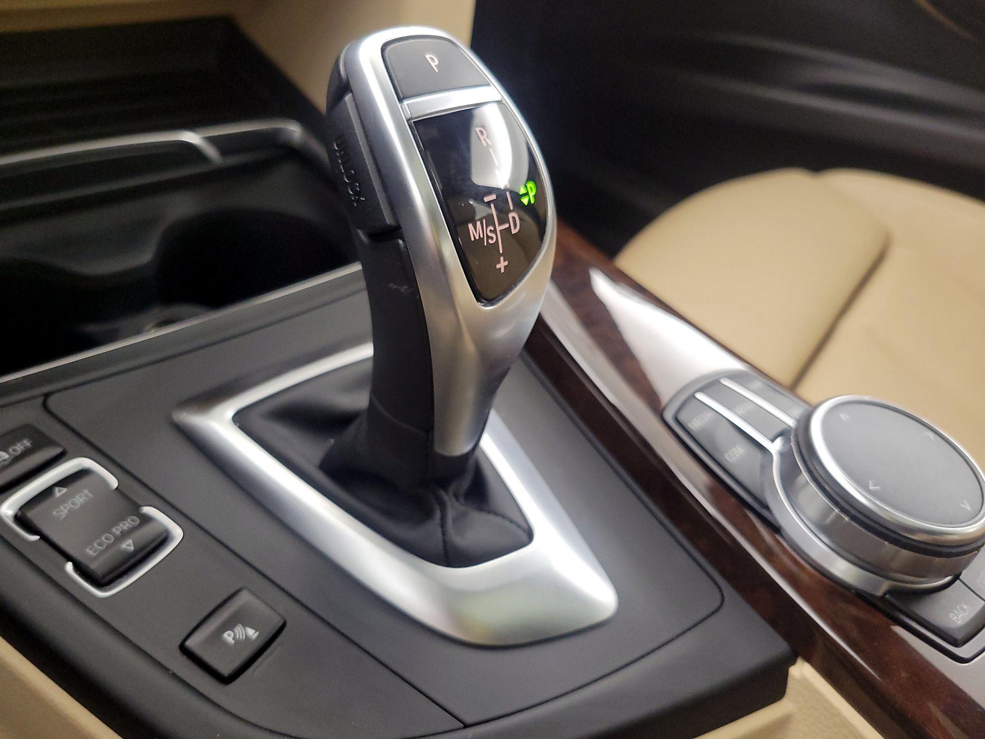 Thumbnail: 2017 BMW 3 Series - 18