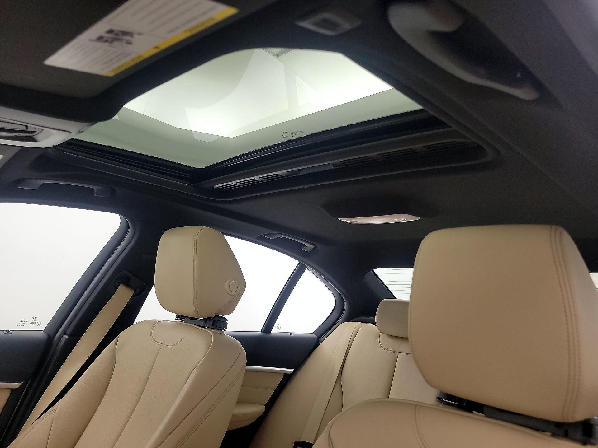 Thumbnail: 2017 BMW 3 Series - 20