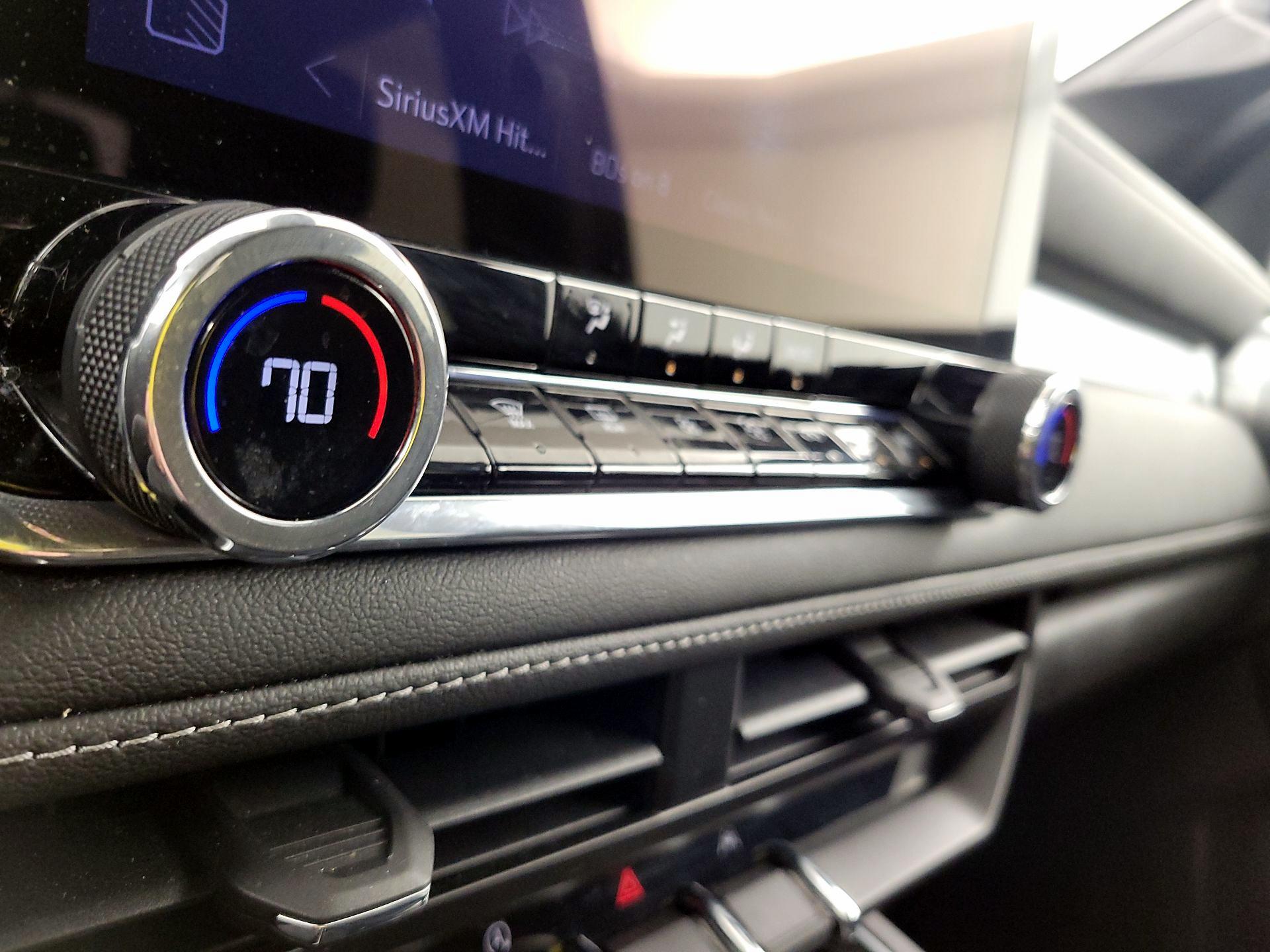 Thumbnail: 2024 Chevrolet Colorado - 16