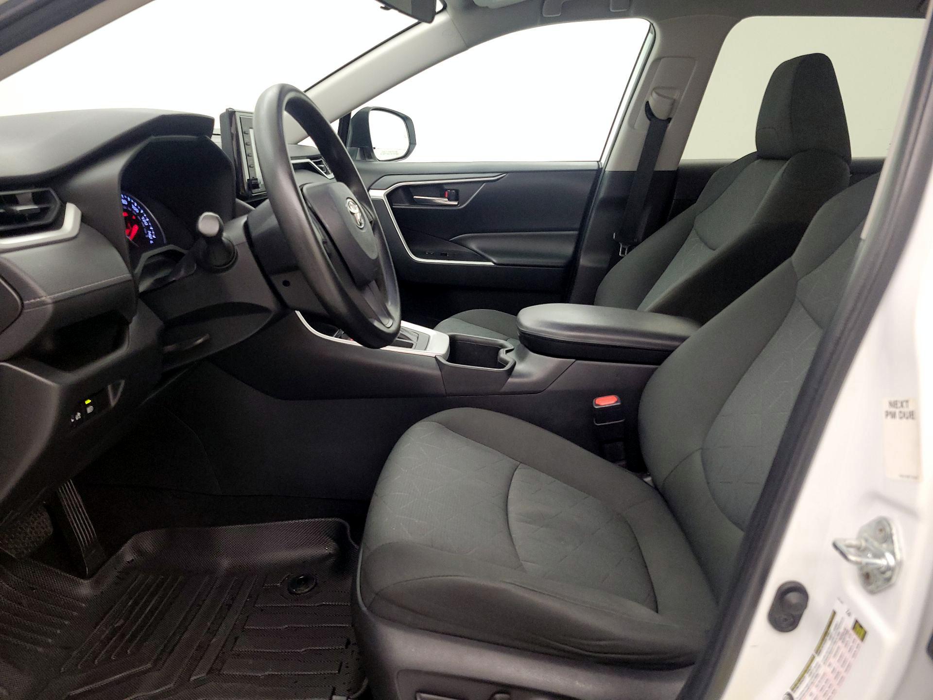 Thumbnail: 2022 Toyota RAV4 - 11