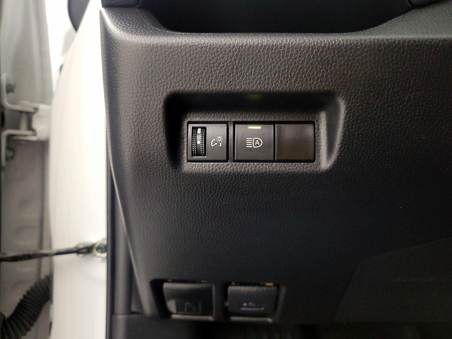 Thumbnail: 2022 Toyota RAV4 - 13