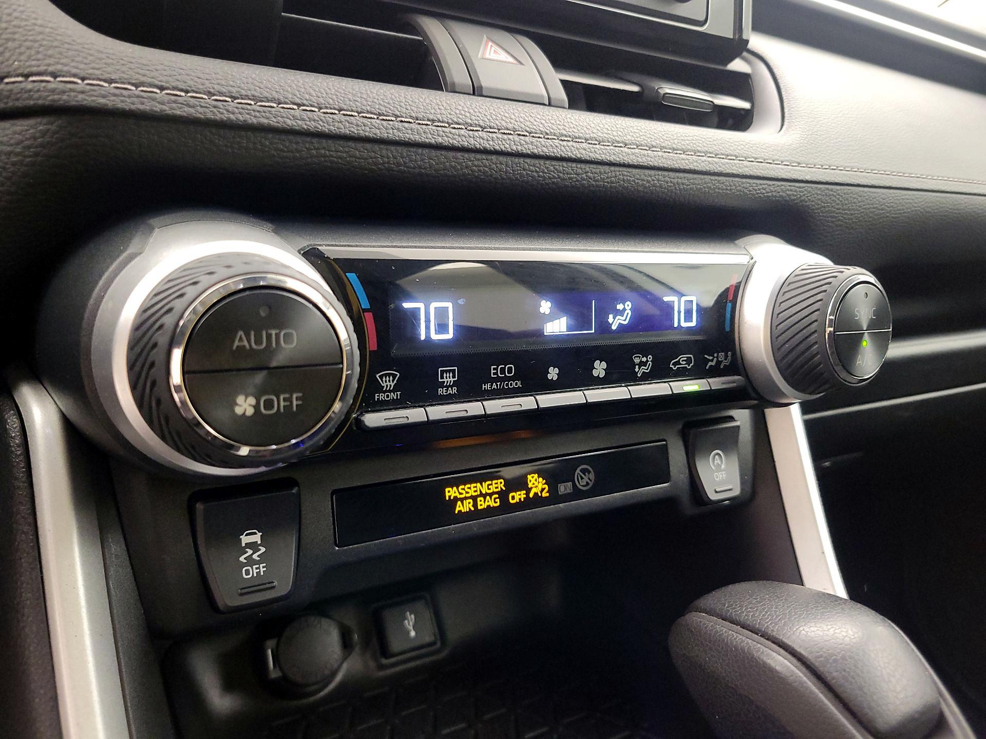 Thumbnail: 2022 Toyota RAV4 - 16