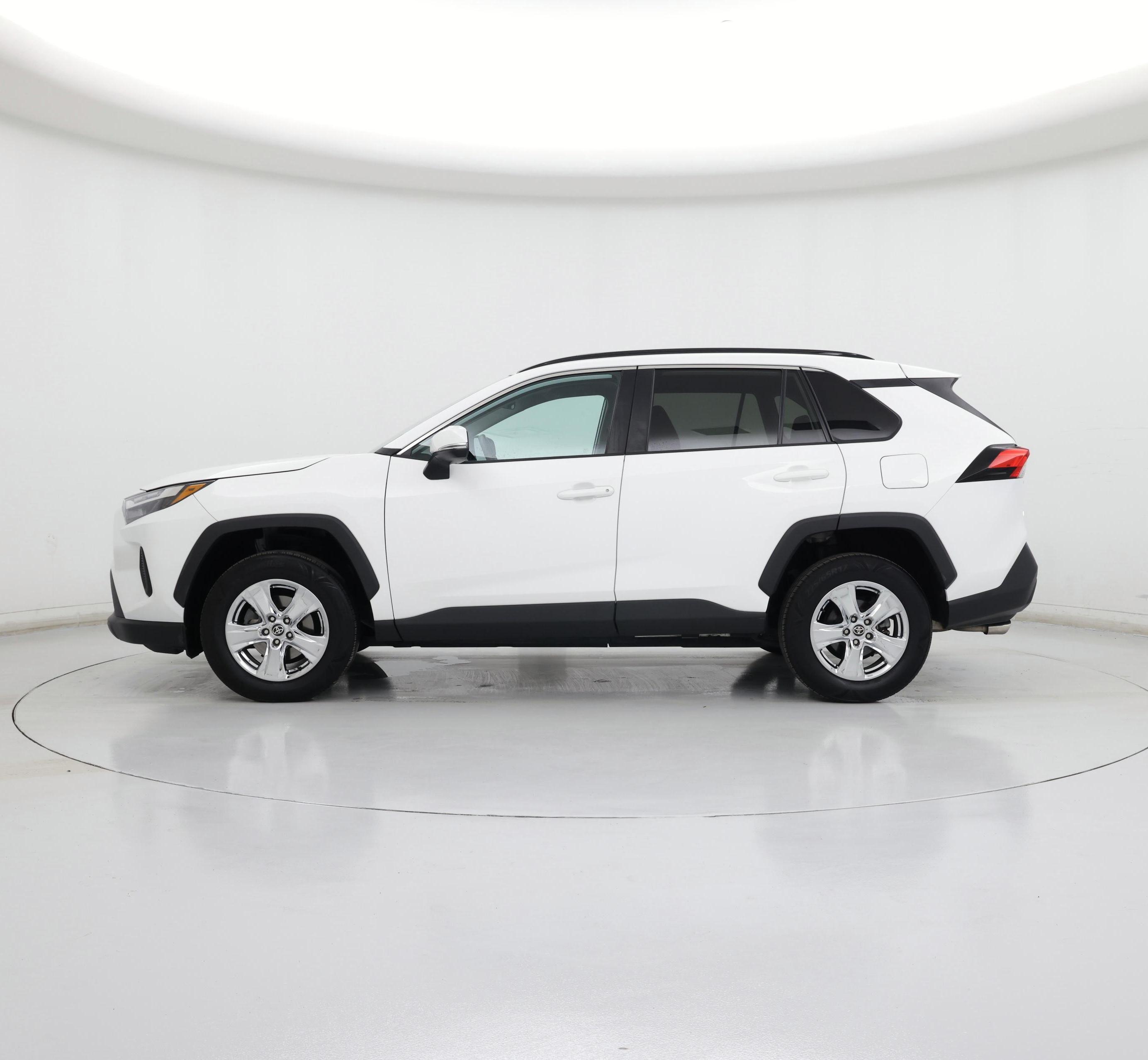 Thumbnail: 2022 Toyota RAV4 - 3