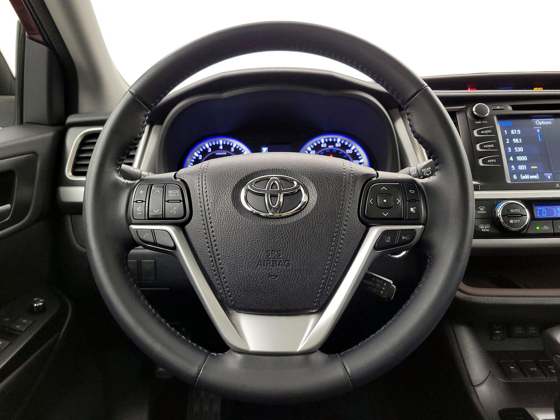 Thumbnail: 2018 Toyota Highlander - 10