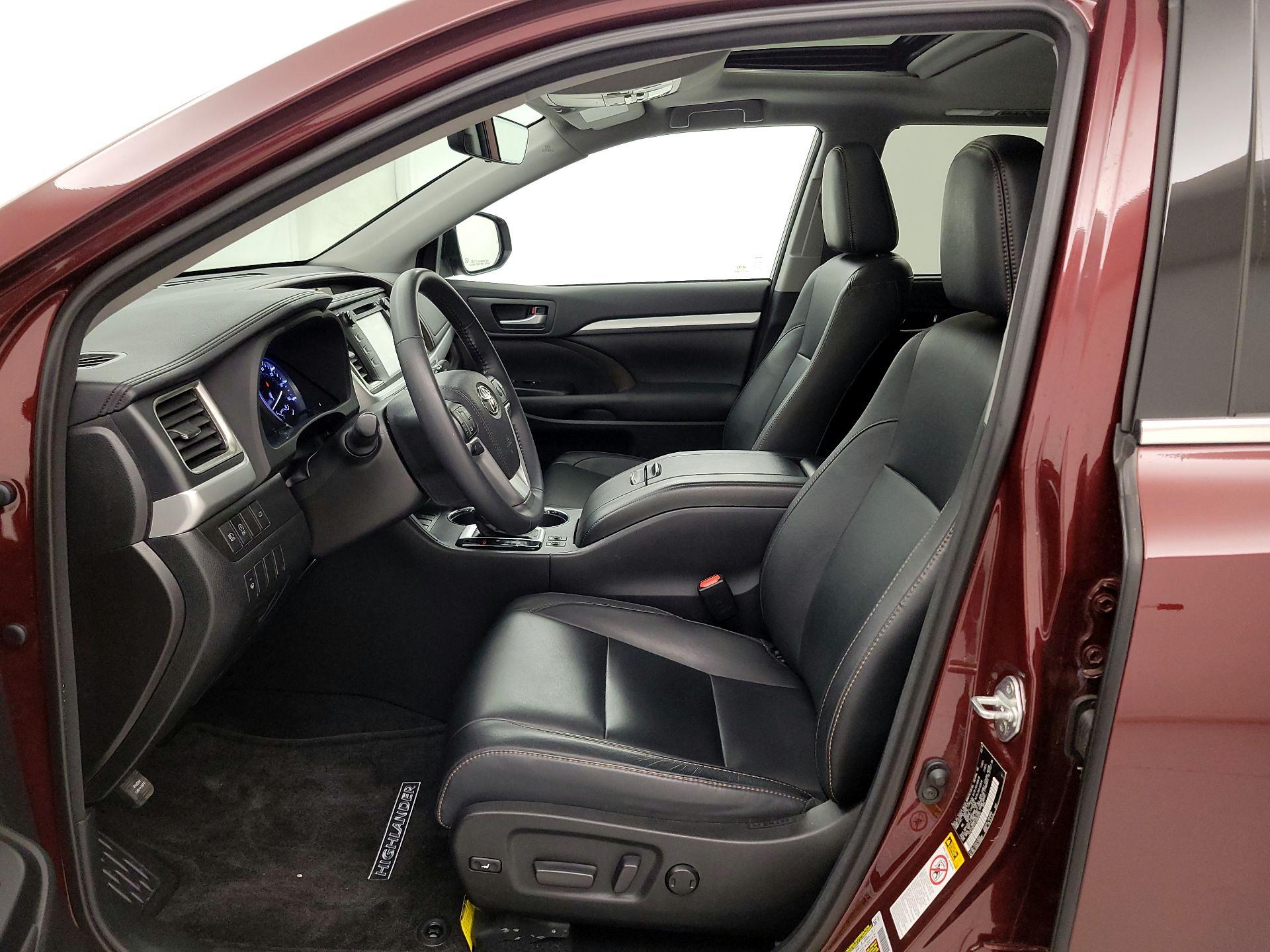 Thumbnail: 2018 Toyota Highlander - 11