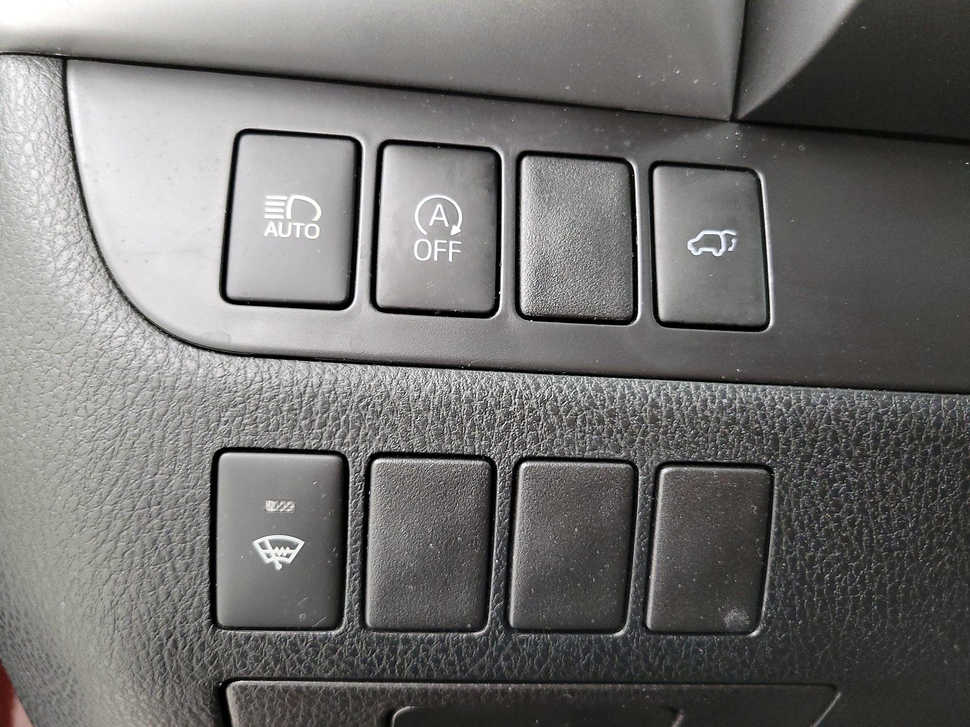 Thumbnail: 2018 Toyota Highlander - 13