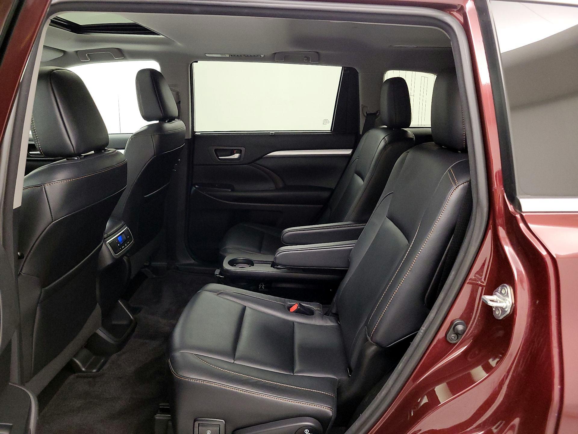 Thumbnail: 2018 Toyota Highlander - 20