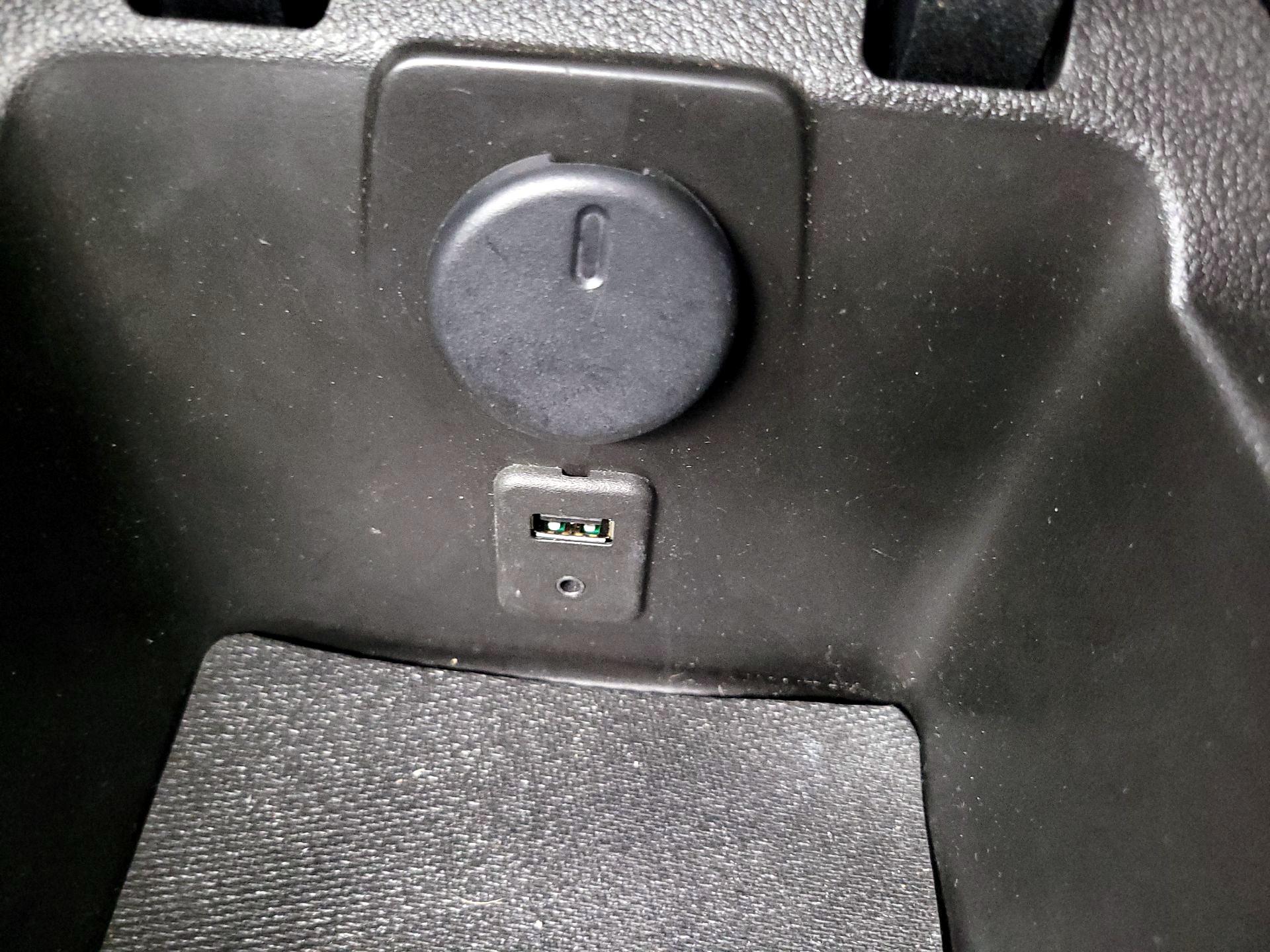 Thumbnail: 2014 Chevrolet Camaro - 17