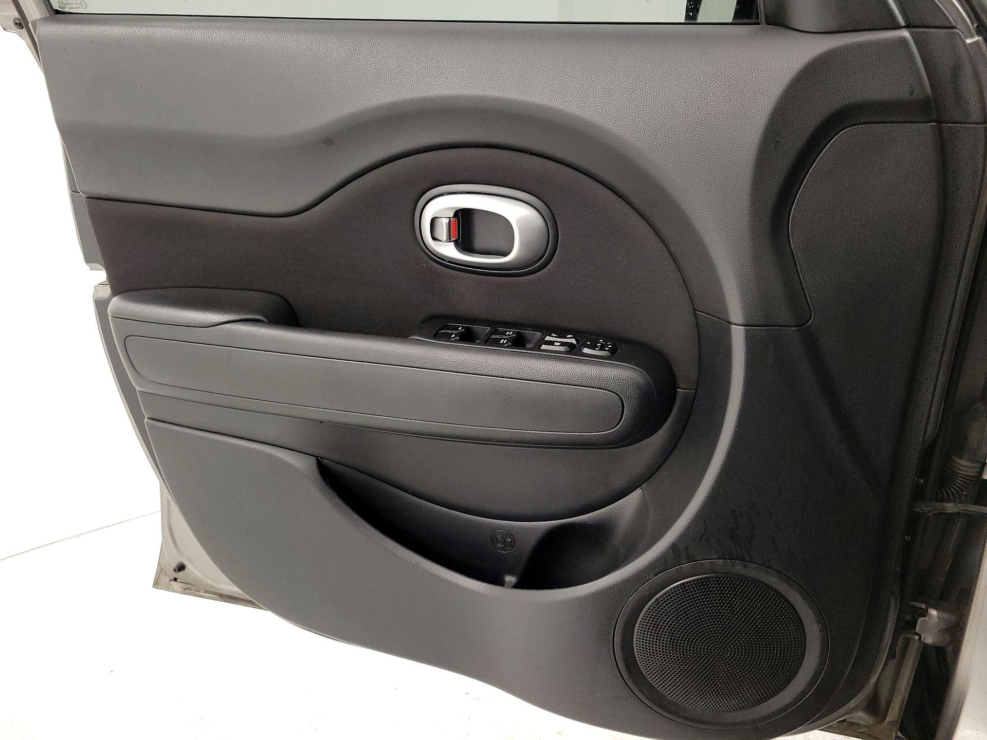 Thumbnail: 2016 Kia Soul - 12