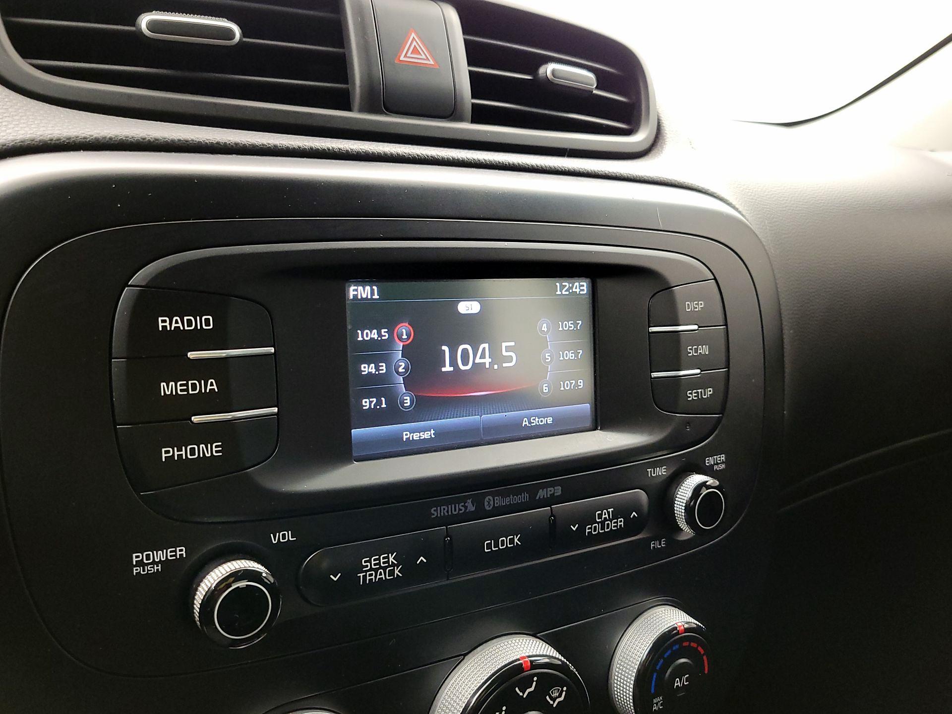 Thumbnail: 2016 Kia Soul - 15