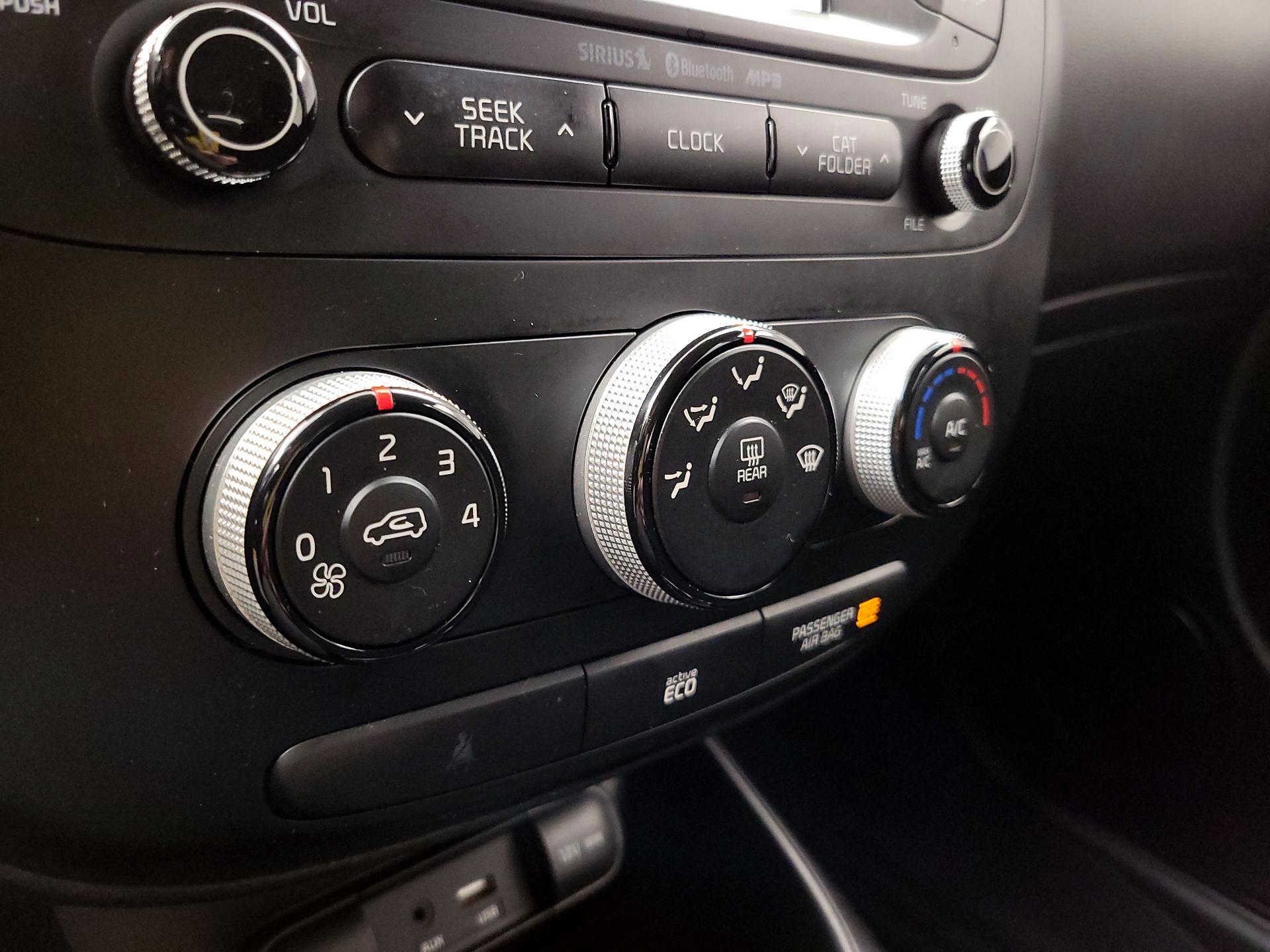 Thumbnail: 2016 Kia Soul - 16