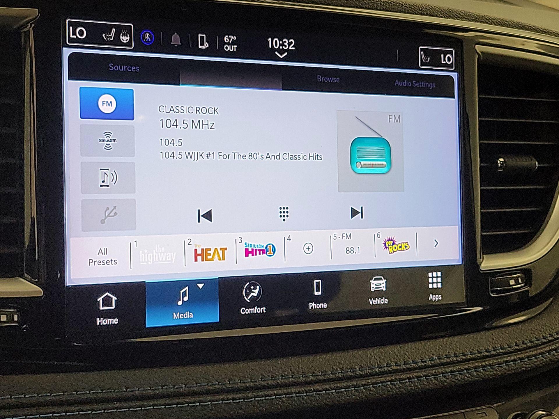 Thumbnail: 2021 Chrysler Pacifica - 15