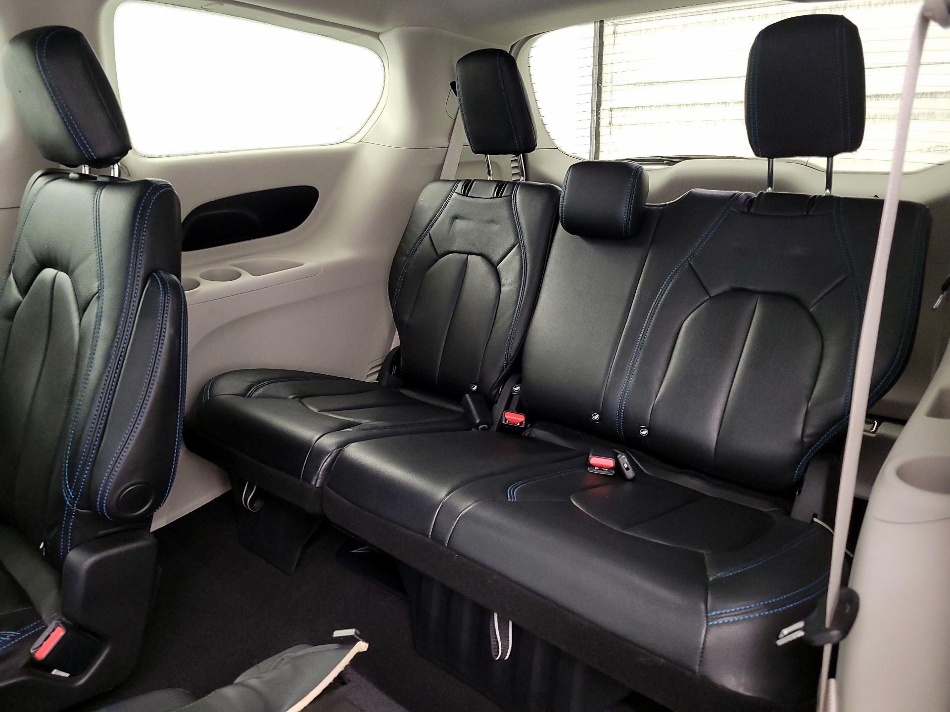 Thumbnail: 2021 Chrysler Pacifica - 20